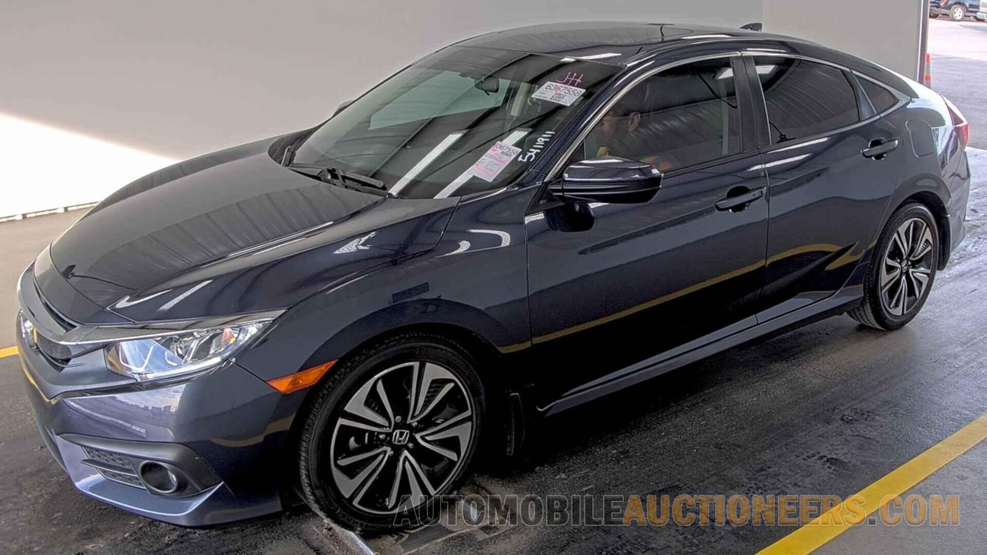 19XFC1E36JE002516 Honda Civic Sedan 2018