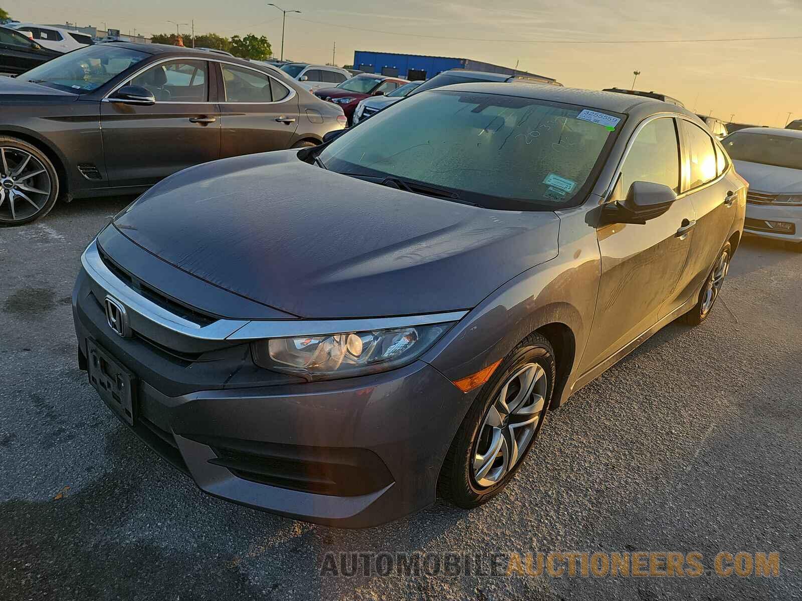 19XFC2F51JE203357 Honda Civic Sedan 2018