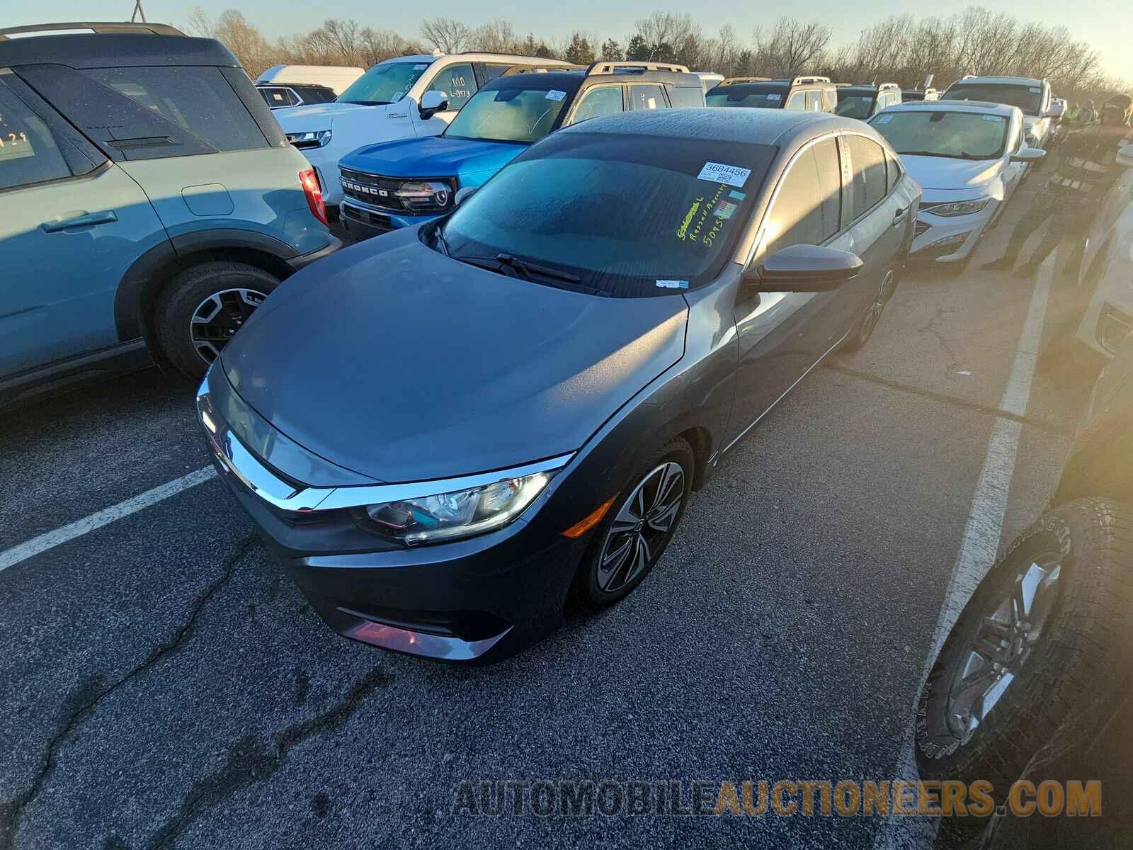 19XFC2F55JE028689 Honda Civic Sedan 2018