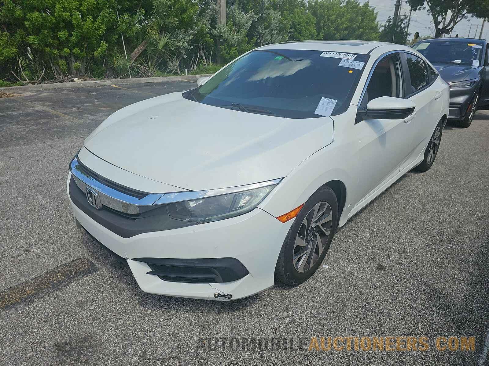 19XFC2F70JE033705 Honda Civic Sedan 2018