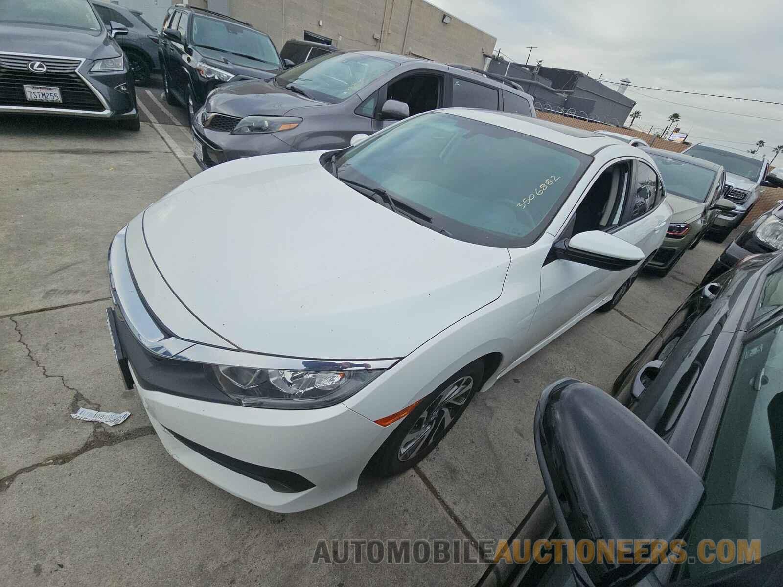 19XFC2F74JE207307 Honda Civic Sedan 2018