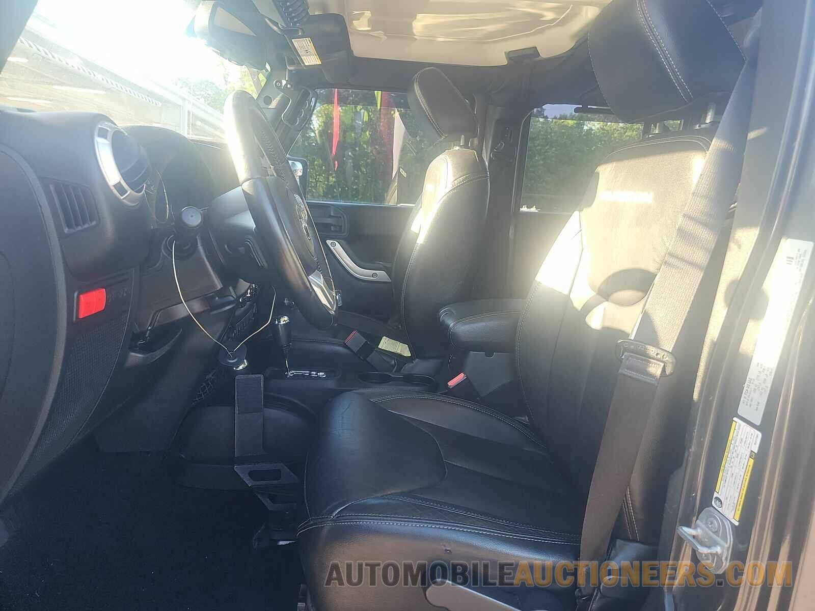 1C4HJWFG4GL317361 Jeep Wrangler Unlimited 2016