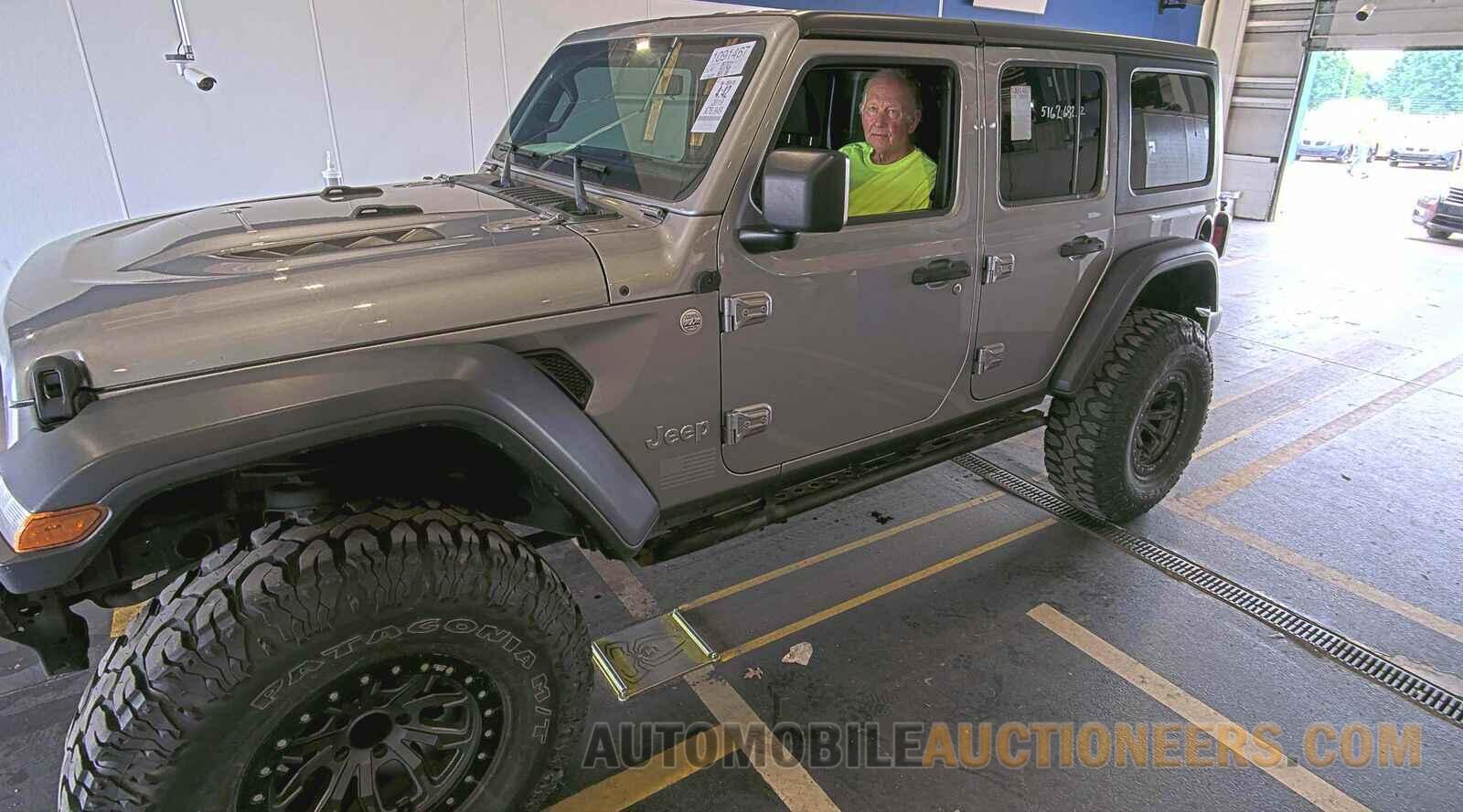 1C4HJXDG1JW121067 Jeep Wrangler Unlimited 2018