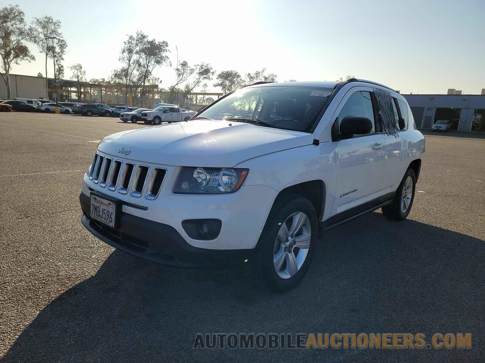 1C4NJCBB7FD145699 Jeep Compass 2015