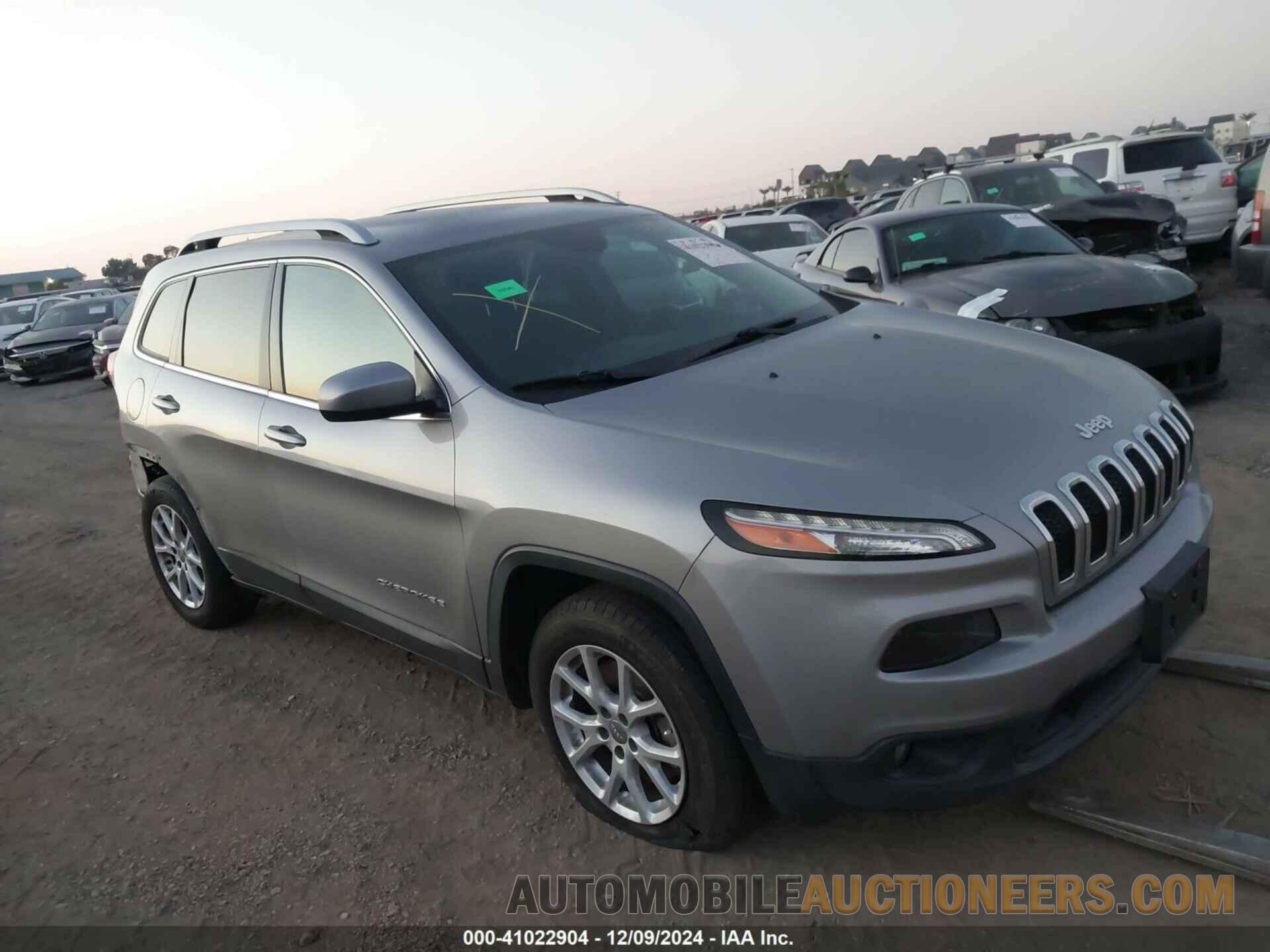 1C4PJLCB2HW517058 JEEP CHEROKEE 2017