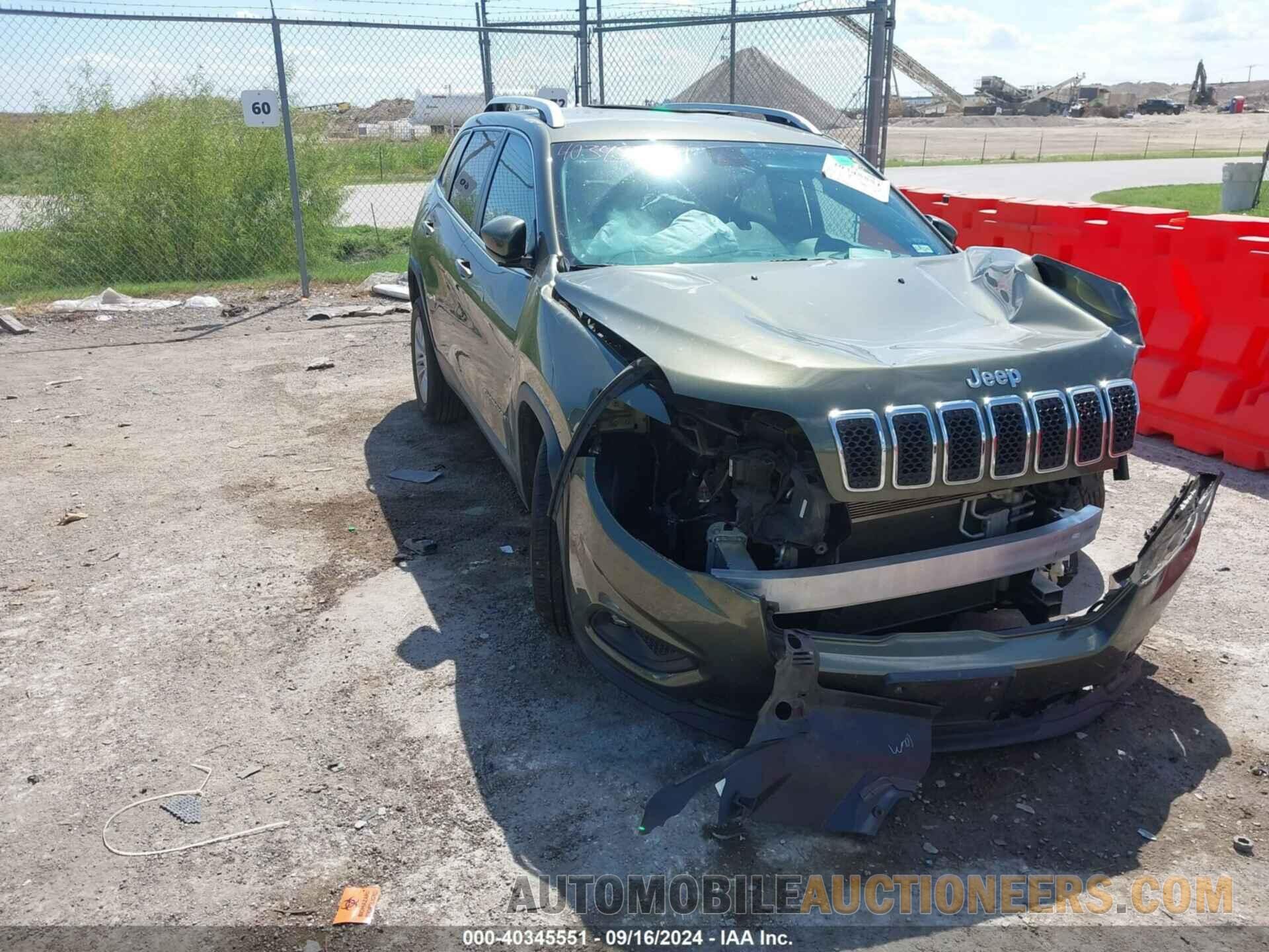 1C4PJLCB2KD153467 JEEP CHEROKEE 2019