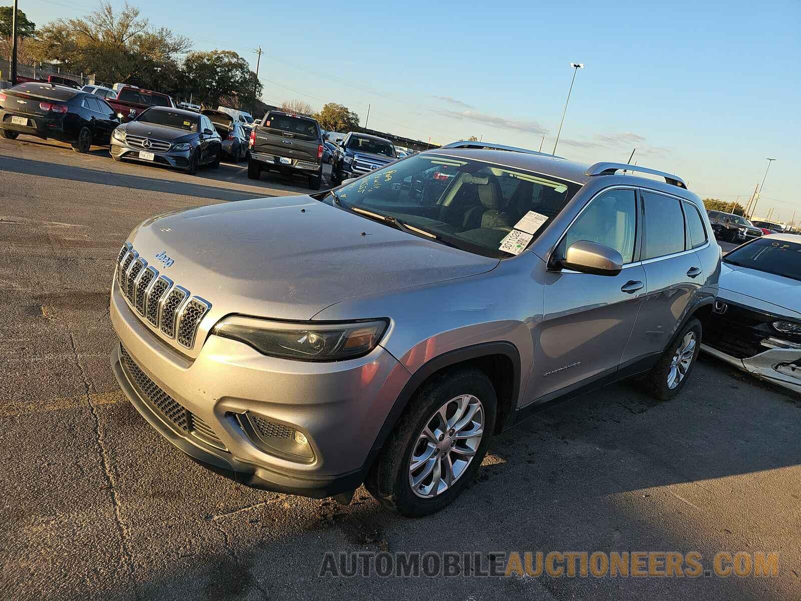 1C4PJLCB2KD206555 Jeep Cherokee 2019