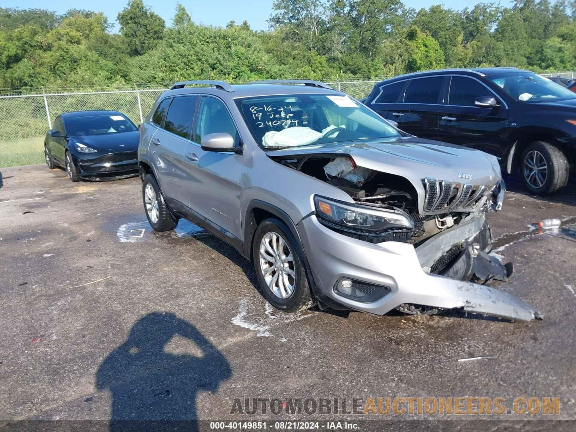 1C4PJLCB3KD240794 JEEP CHEROKEE 2019