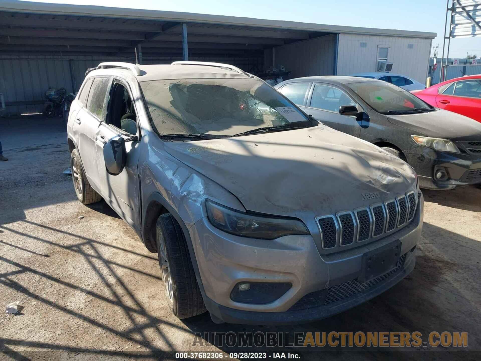 1C4PJLCB8KD358078 JEEP CHEROKEE 2019