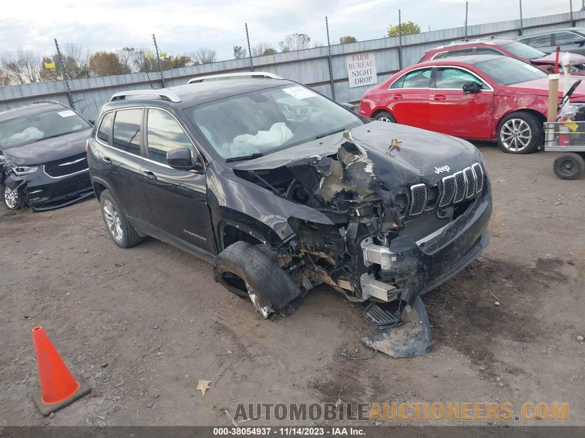 1C4PJLCB8KD370795 JEEP CHEROKEE 2019