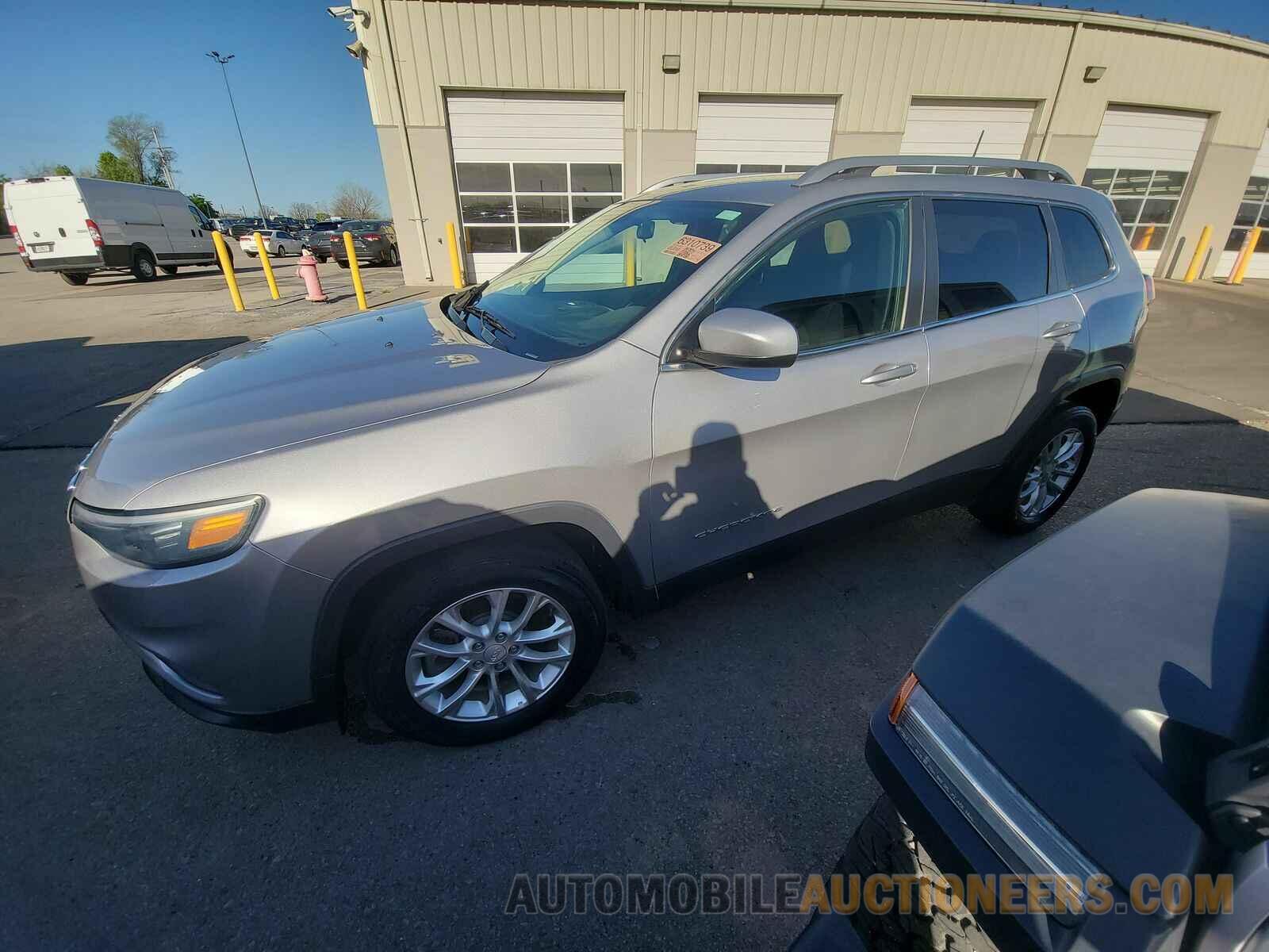 1C4PJLCB9KD263643 Jeep Cherokee 2019