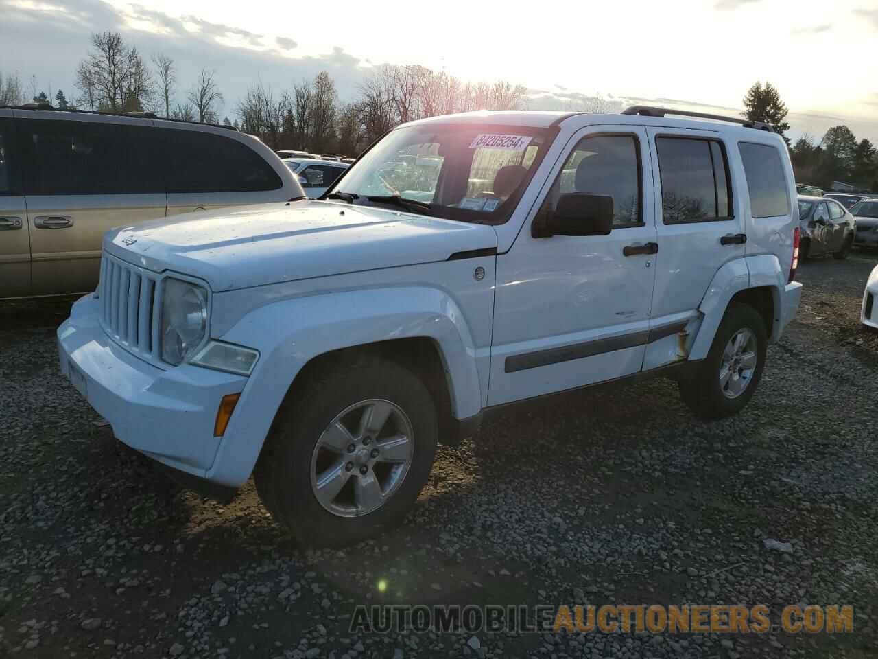 1C4PJMAK1CW102573 JEEP LIBERTY 2012