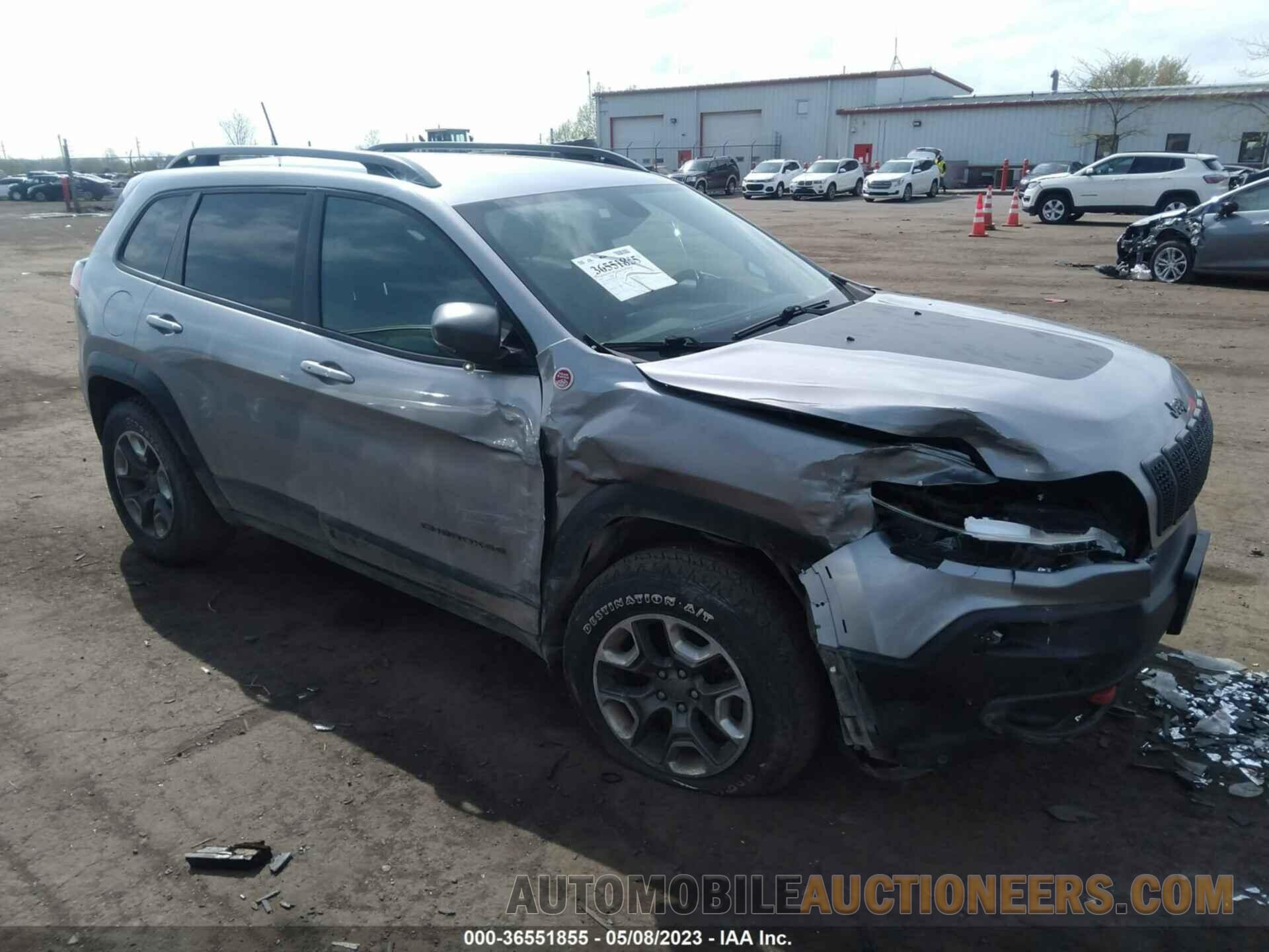 1C4PJMBX4KD304621 JEEP CHEROKEE 2019