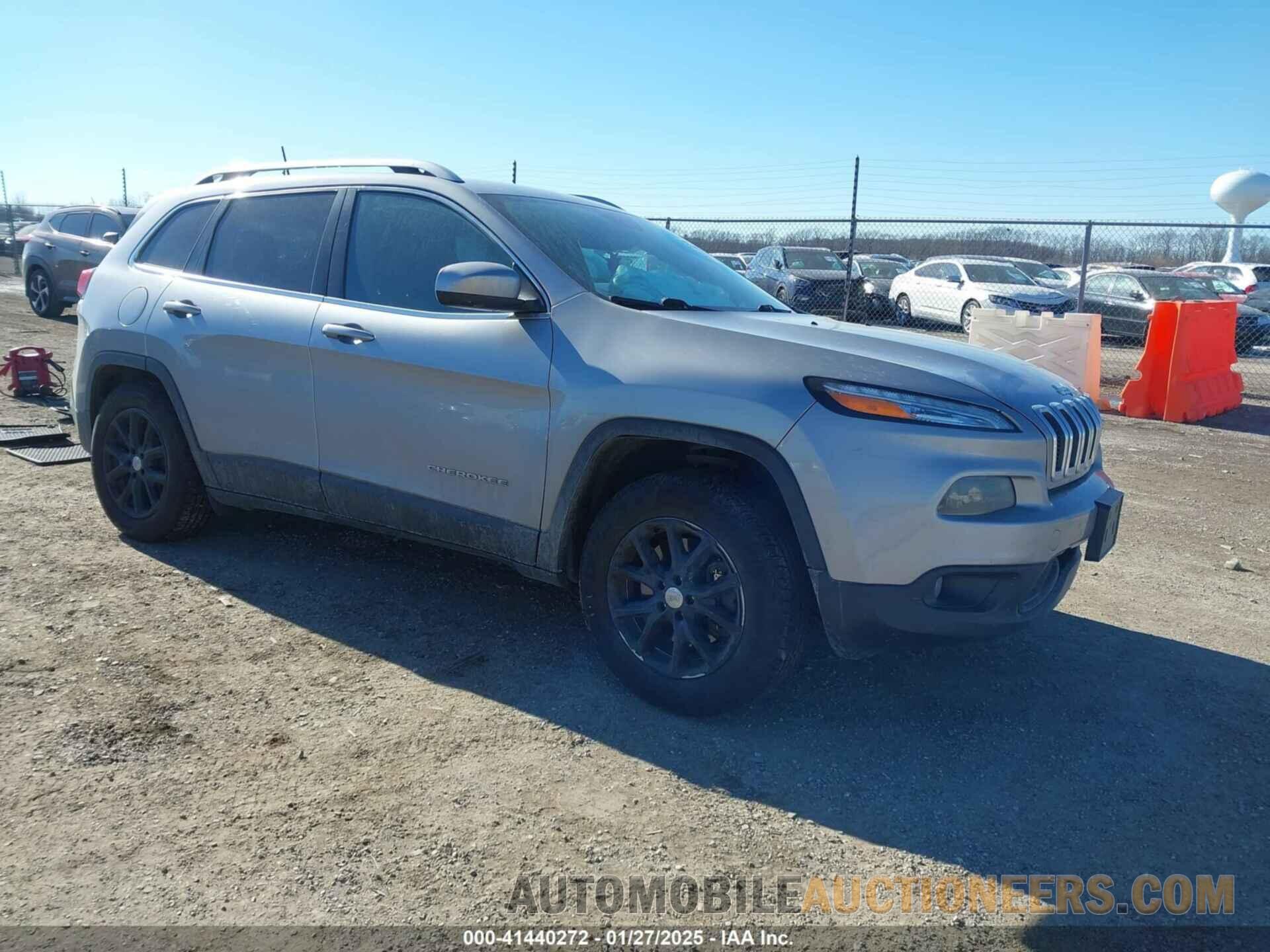 1C4PJMCB8HW588559 JEEP CHEROKEE 2017