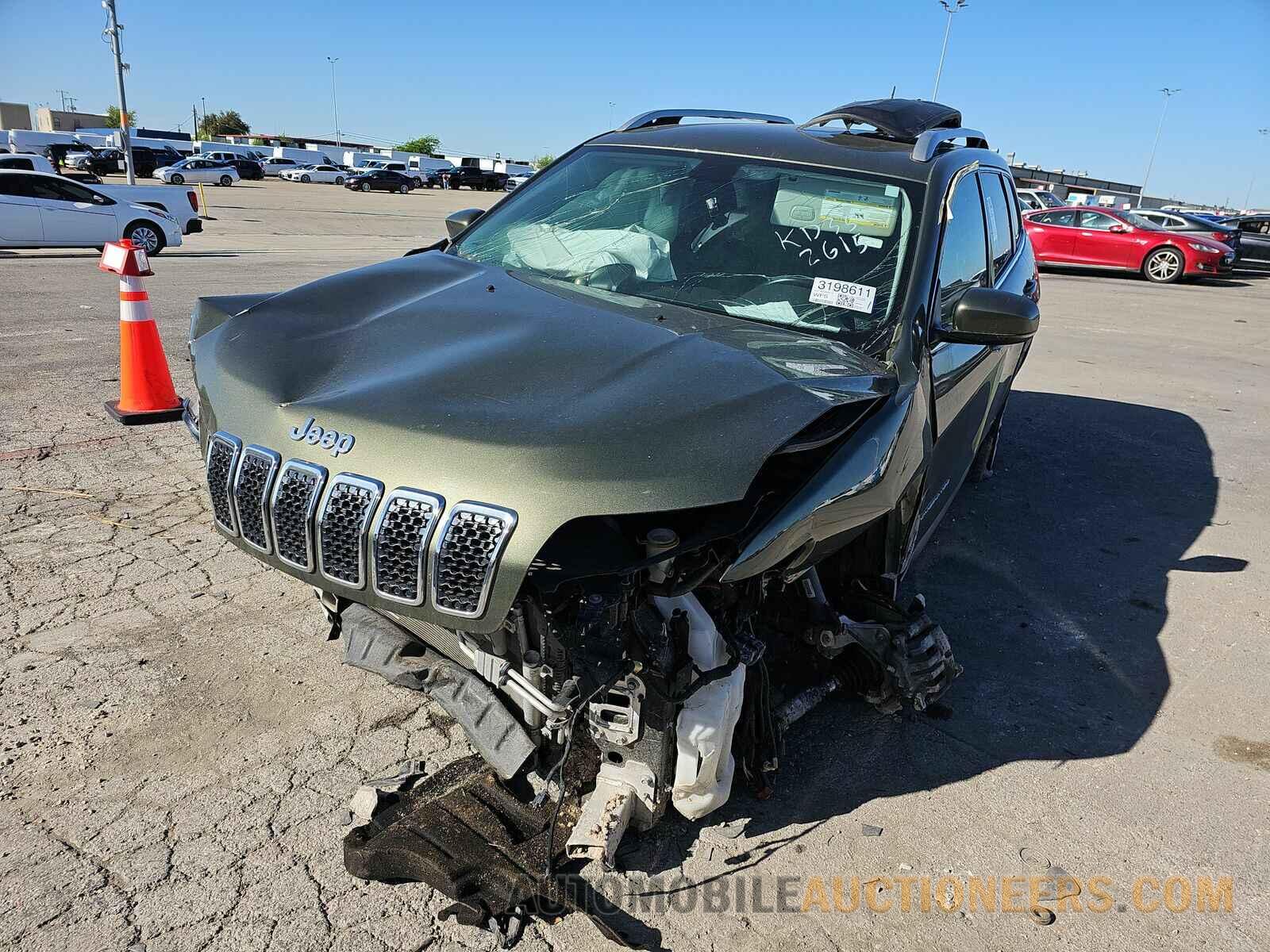 1C4PJMLB3KD352615 Jeep Cherokee 2019