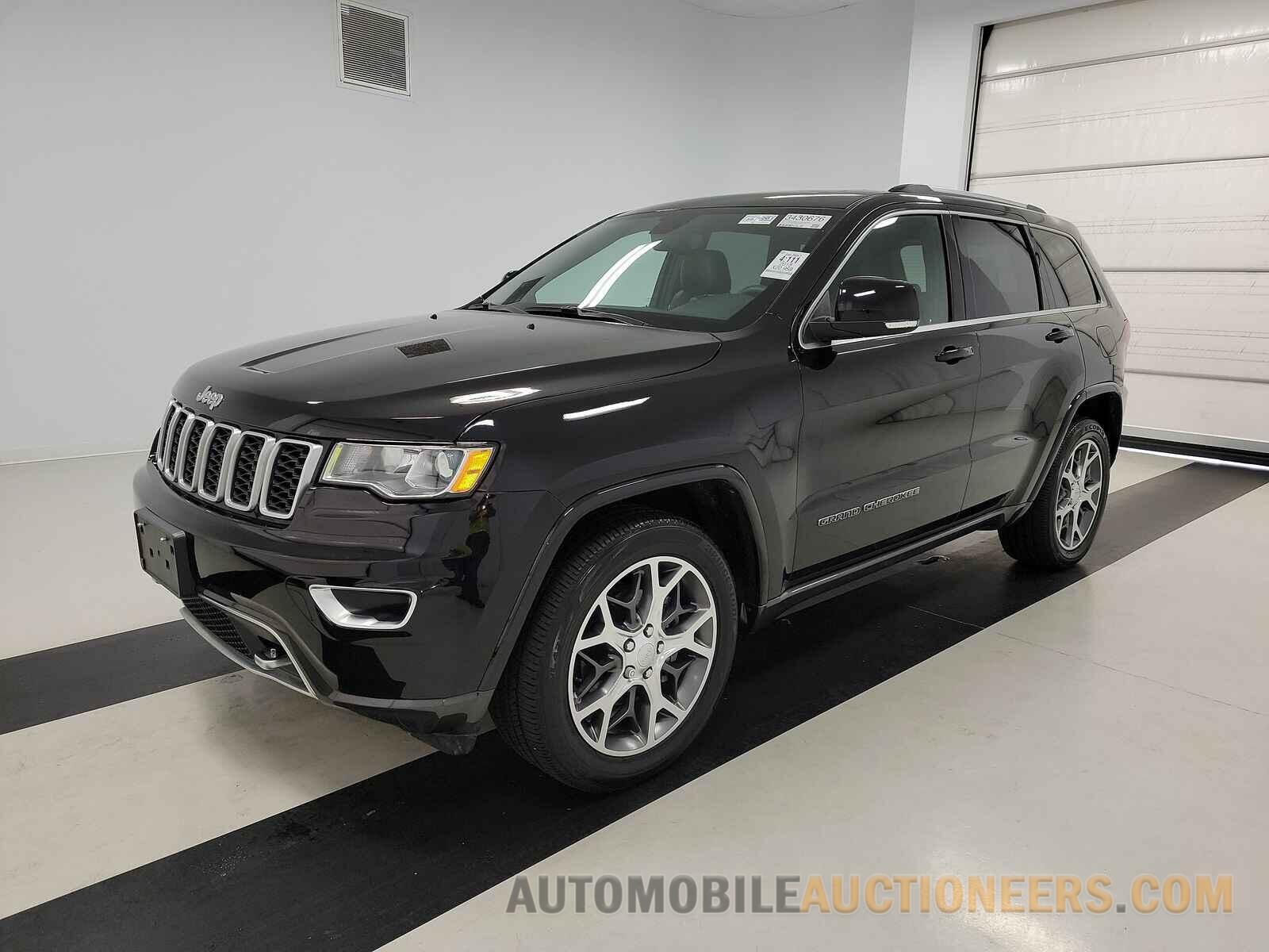 1C4RJEBG0JC380212 Jeep Grand Cherokee 2018