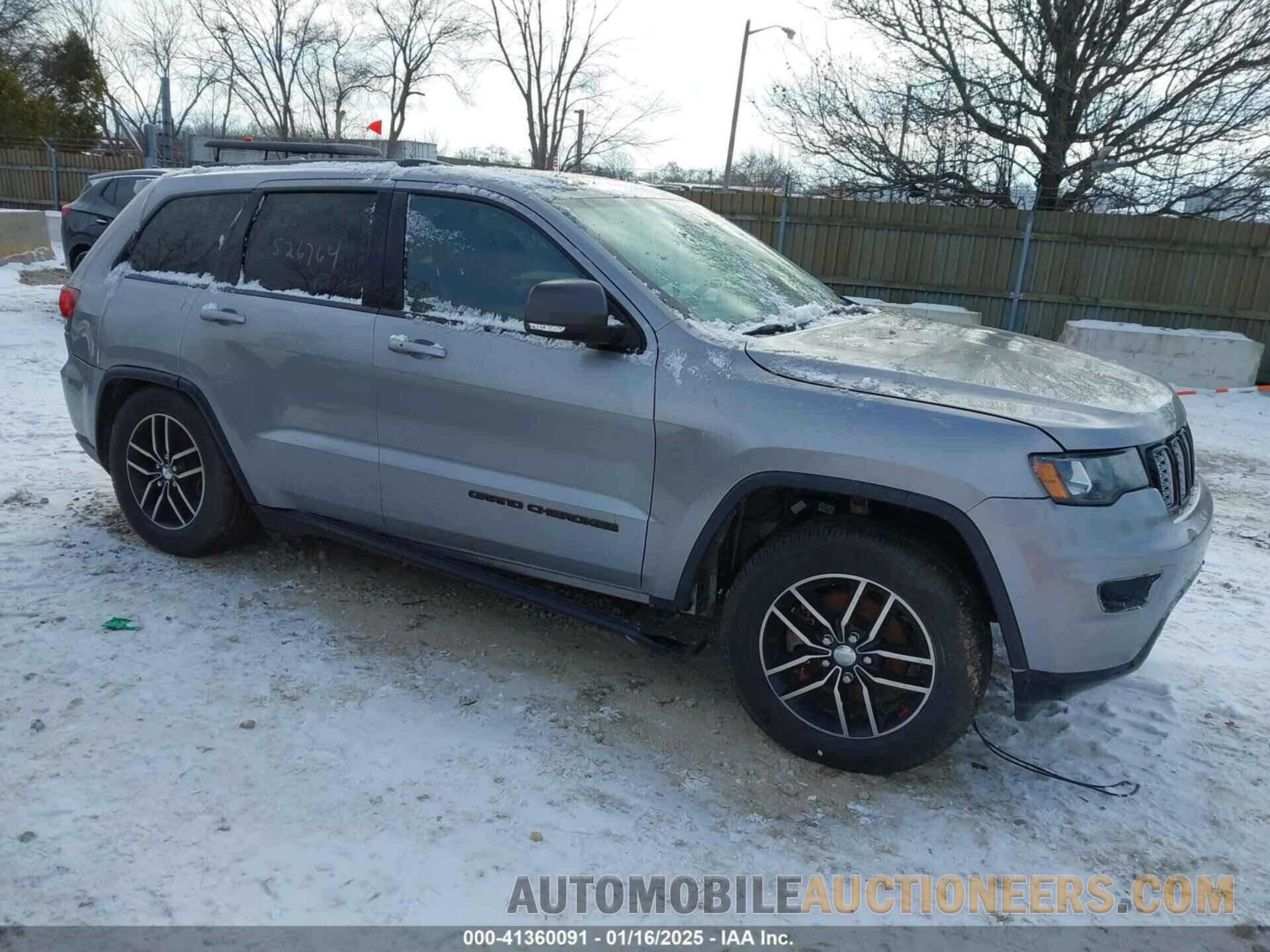 1C4RJFLG3HC700038 JEEP GRAND CHEROKEE 2017