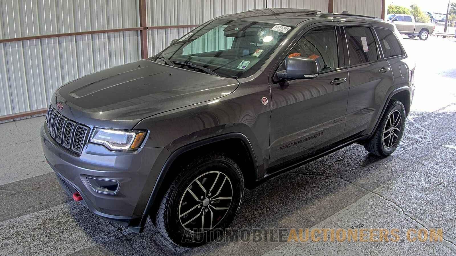 1C4RJFLG8JC467957 Jeep Grand Cherokee 2018