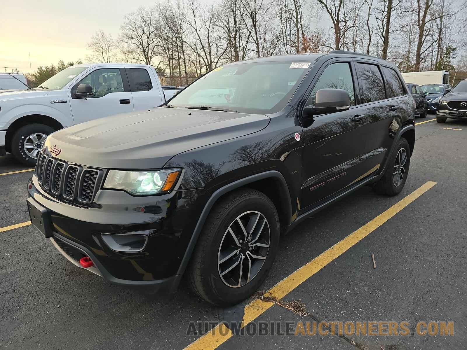 1C4RJFLG8KC613582 Jeep Grand Cherokee 2019