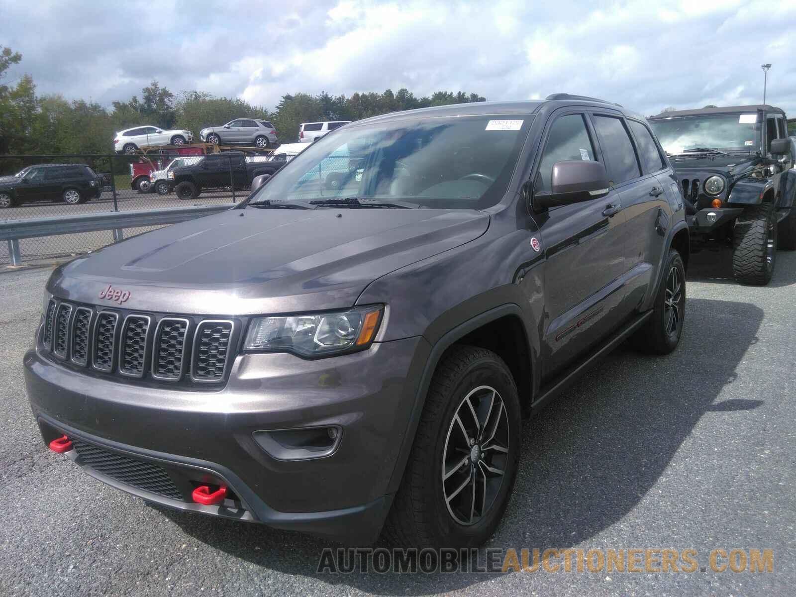 1C4RJFLGXJC399676 Jeep Grand Cherokee 2018