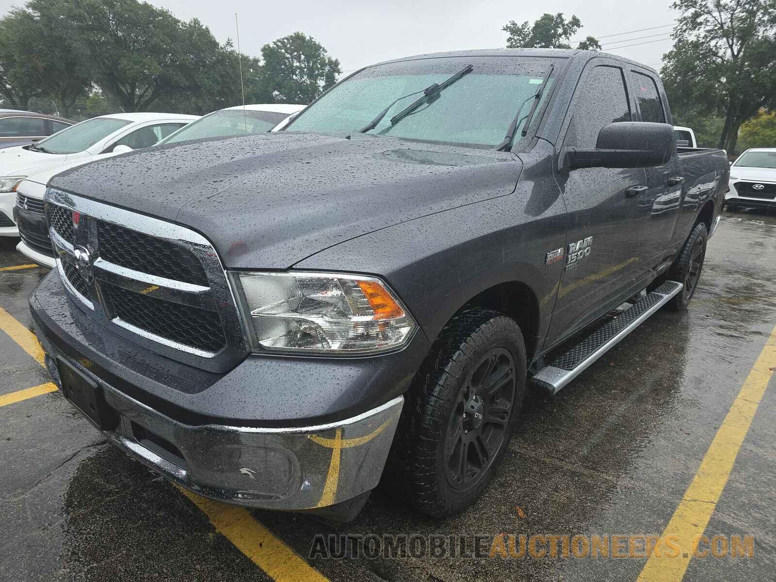 1C6RR6FTXKS723743 Ram 1500 Classic 2019