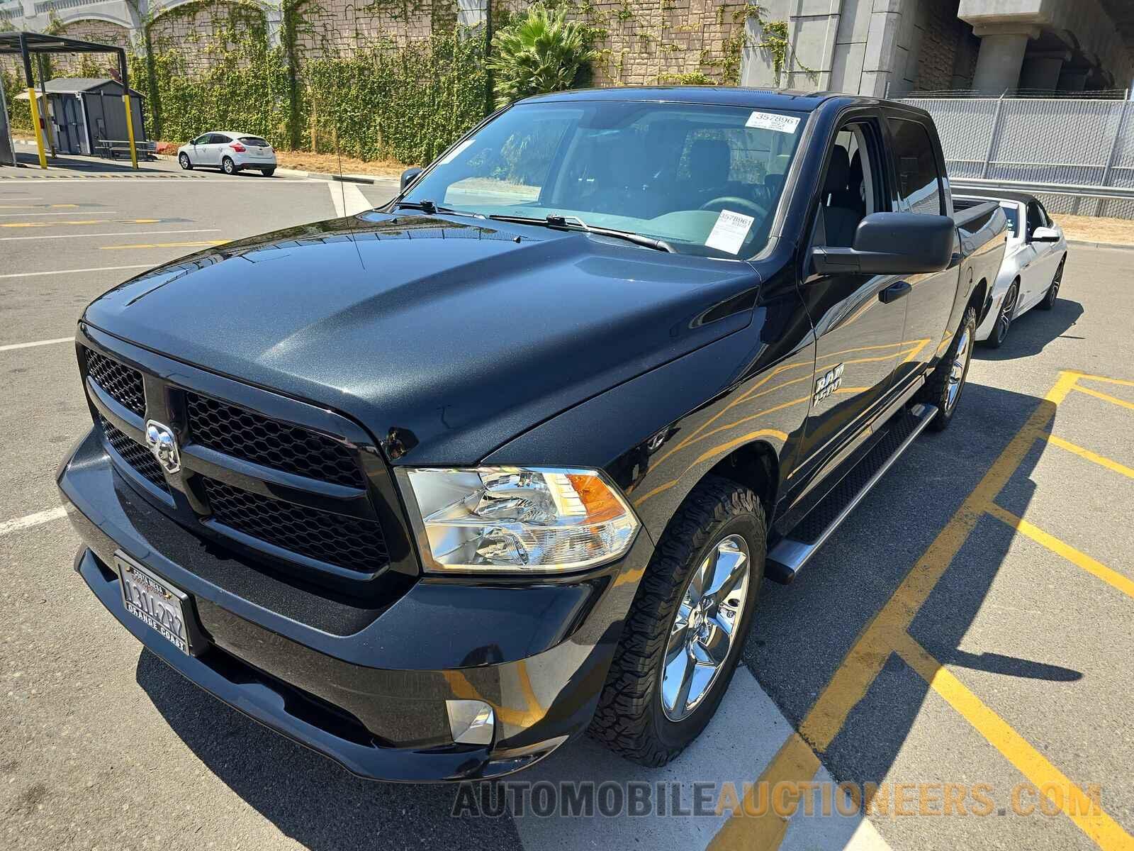 1C6RR6KG1JS293009 Ram 1500 Ex 2018