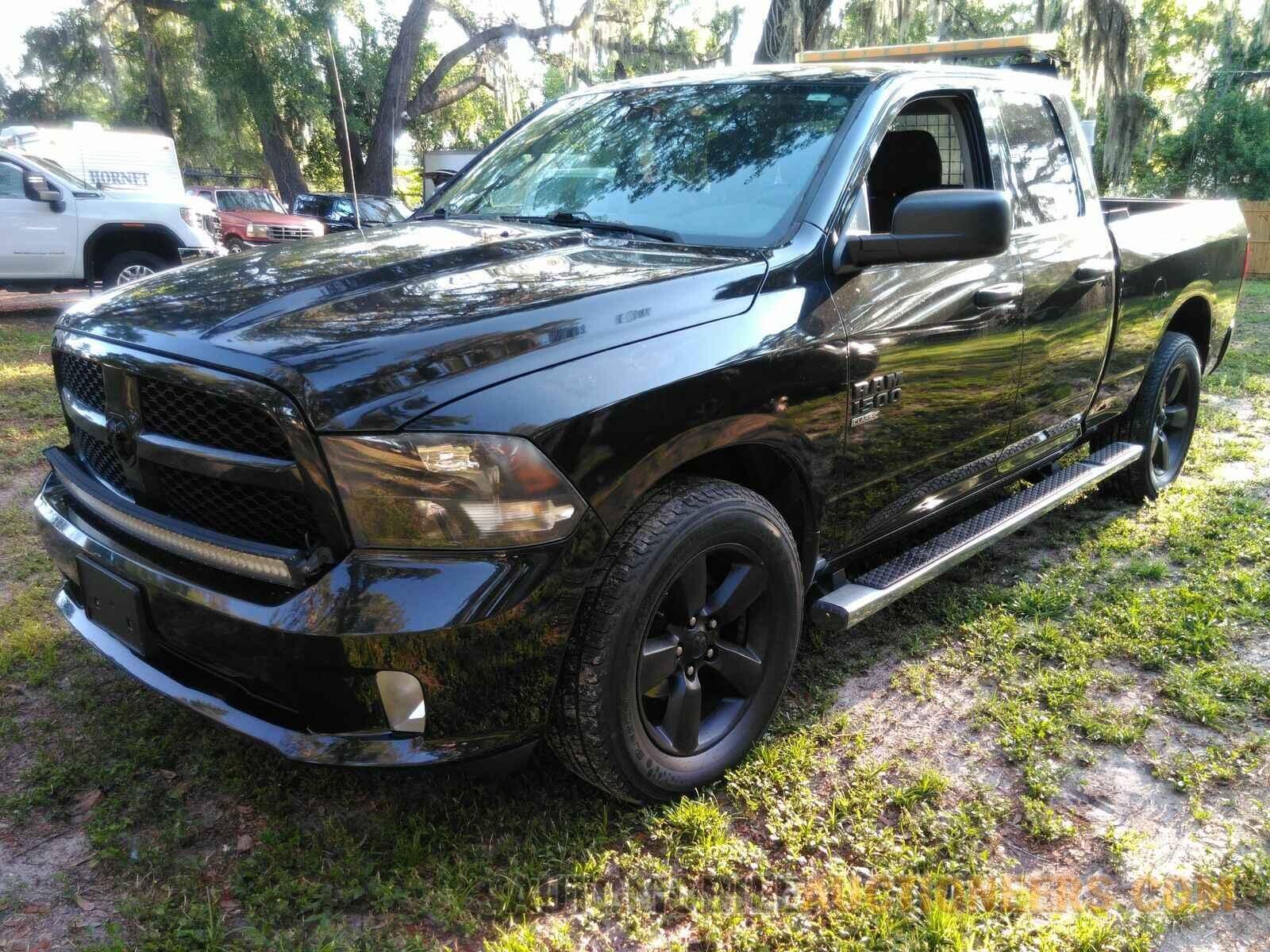 1C6RR7FGXKS553912 Ram 1500 Classic 2019