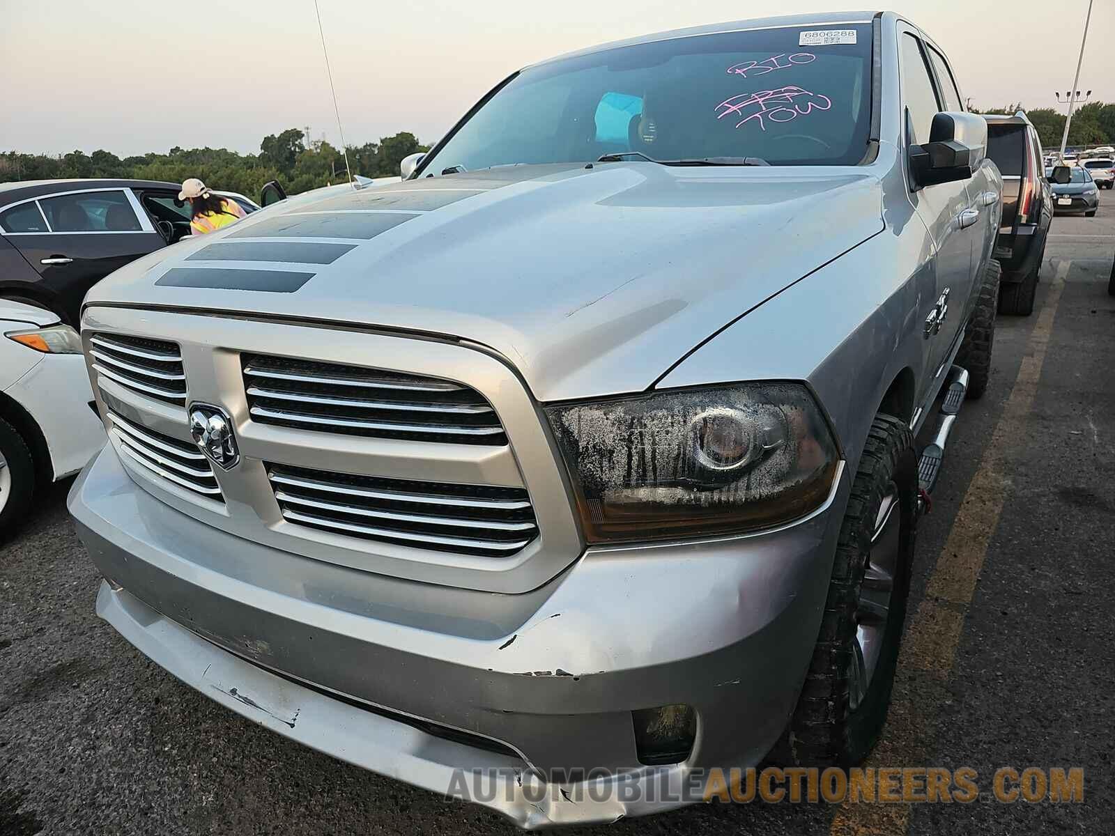 1C6RR7MT1GS187197 Ram 1500 2016