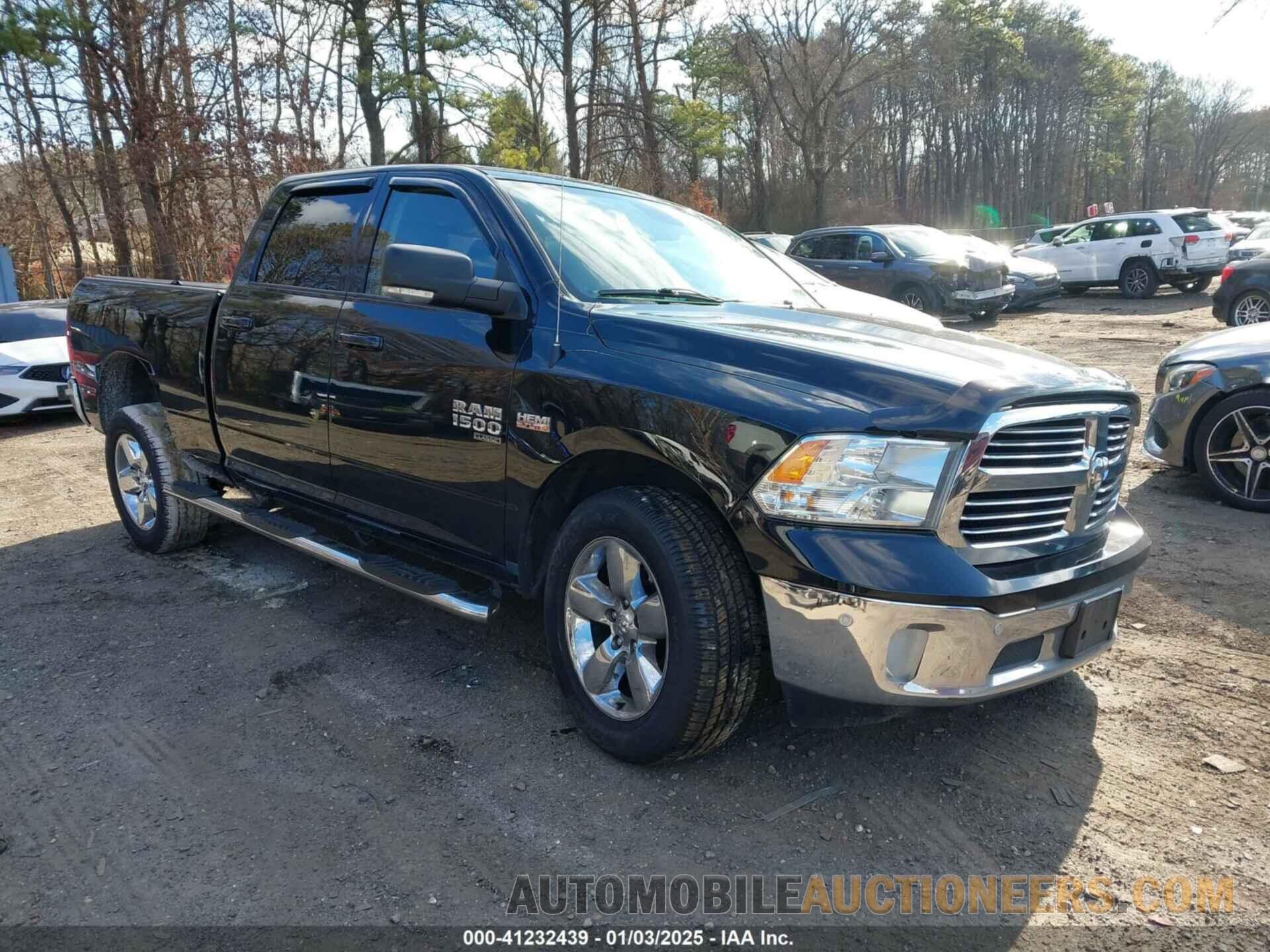 1C6RR7TT1KS713242 RAM 1500 CLASSIC 2019