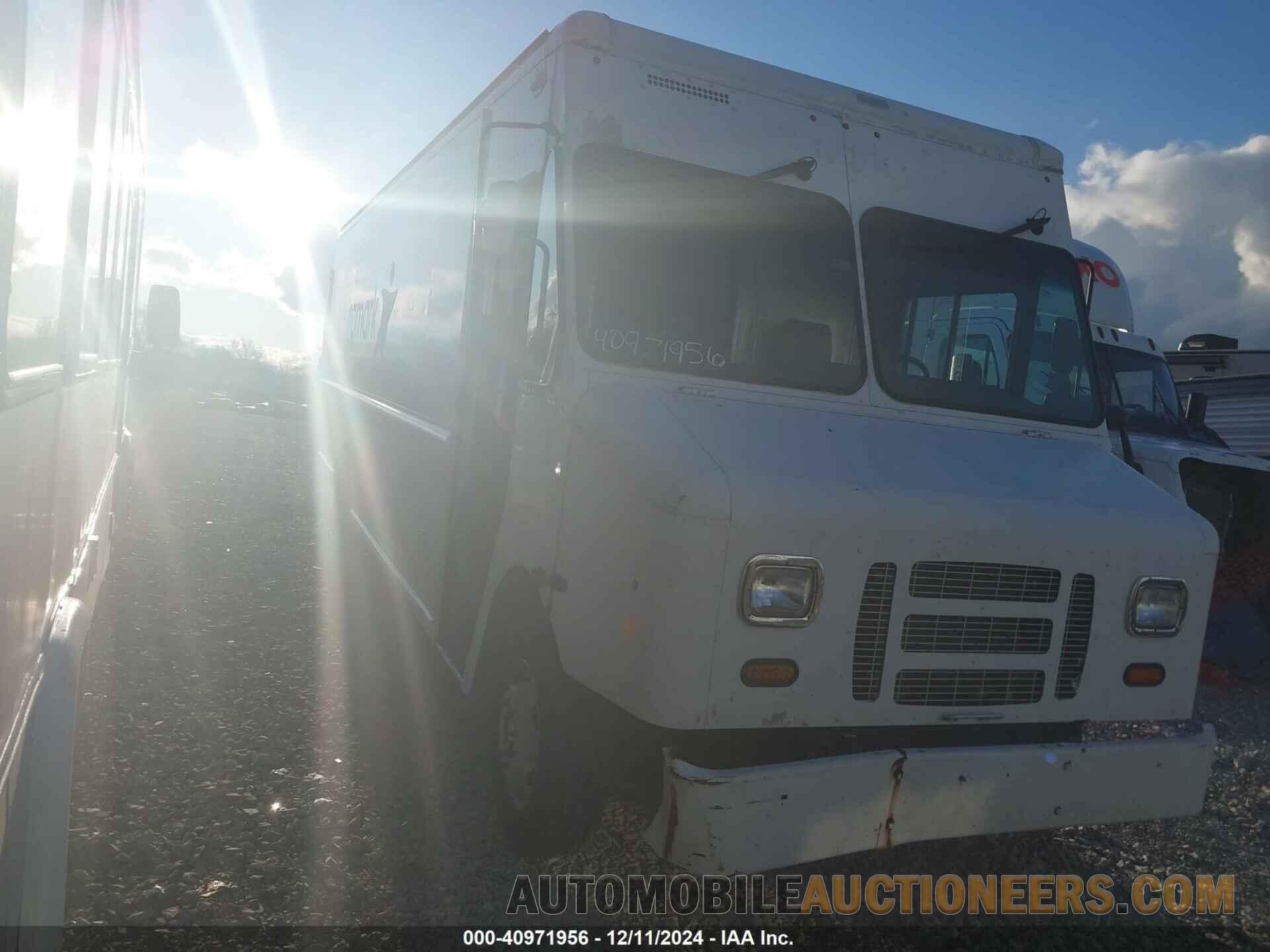 1F66F5KYXG0A03848 FORD F-59 COMMERCIAL STRIPPED 2016