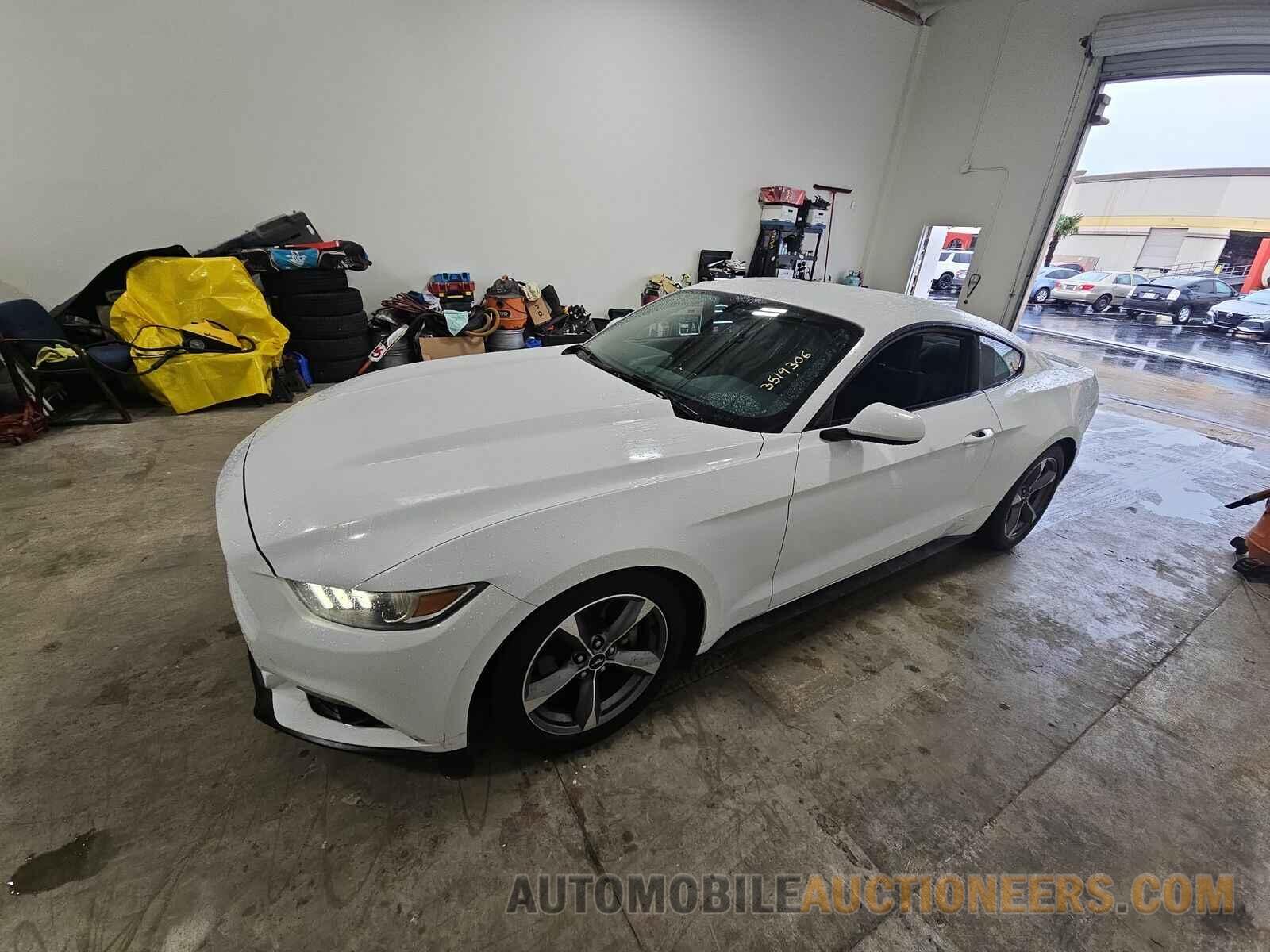 1FA6P8AM7G5215836 Ford Mustang 2016