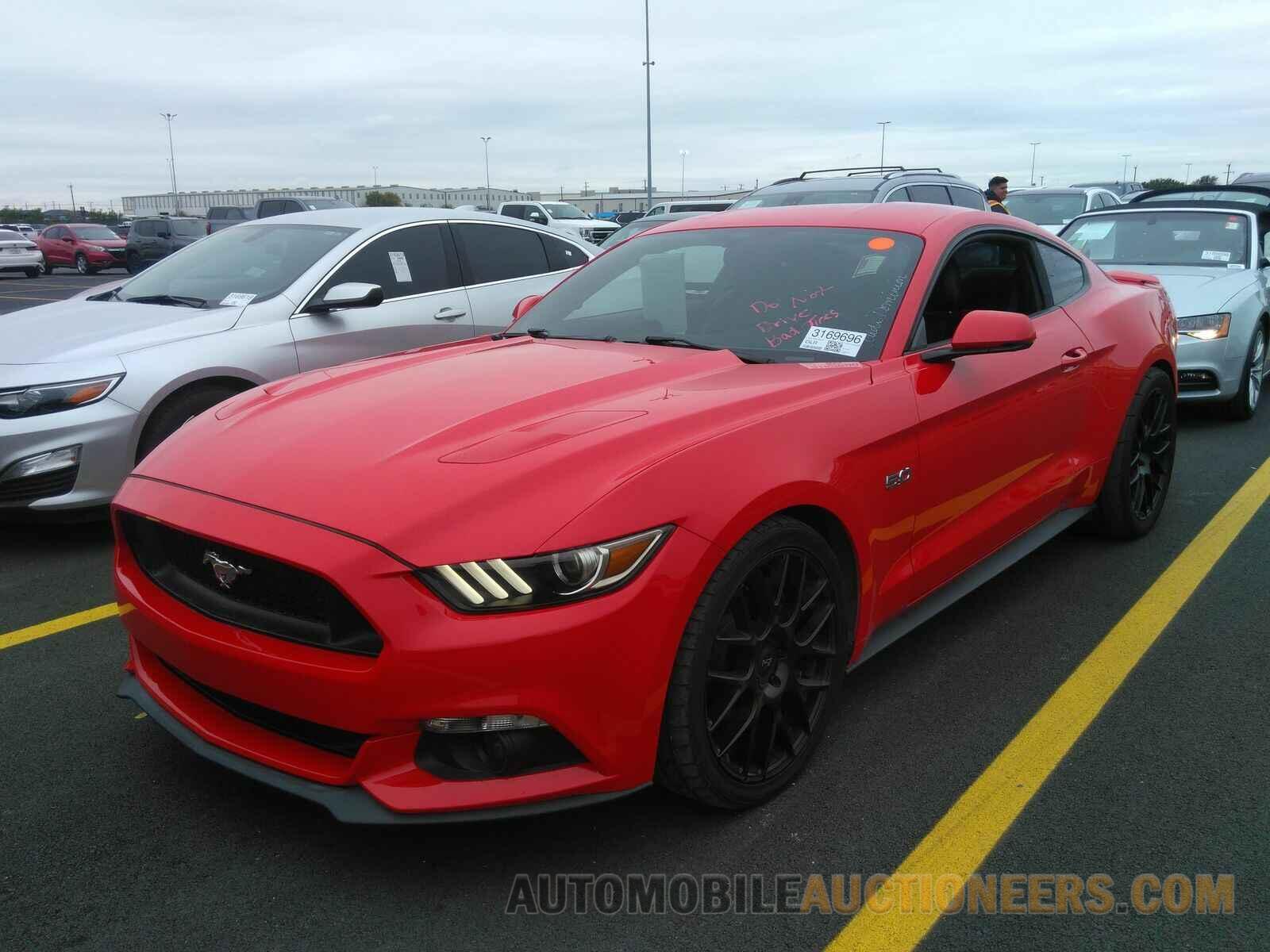 1FA6P8CF7F5318249 Ford Mustang 2015