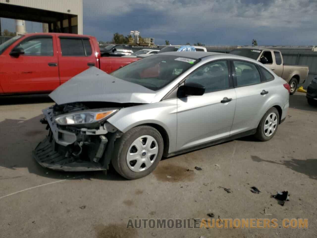 1FADP3E26JL260174 FORD FOCUS 2018