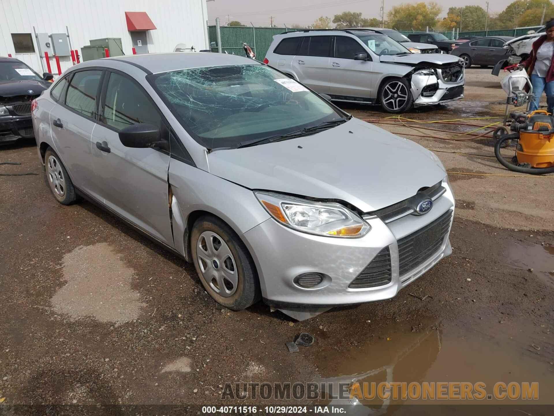 1FADP3E29DL263266 FORD FOCUS 2013