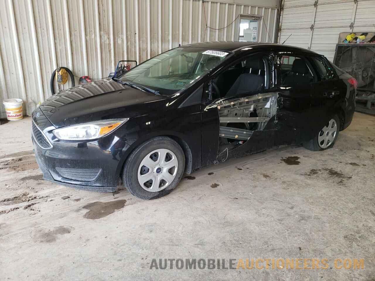 1FADP3E29JL330833 FORD FOCUS 2018