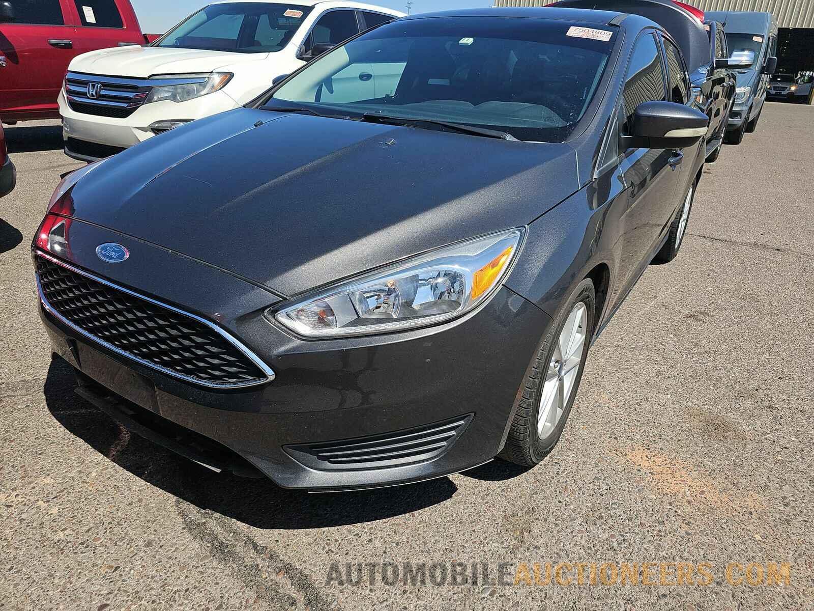 1FADP3F20FL369512 Ford Focus SE 2015