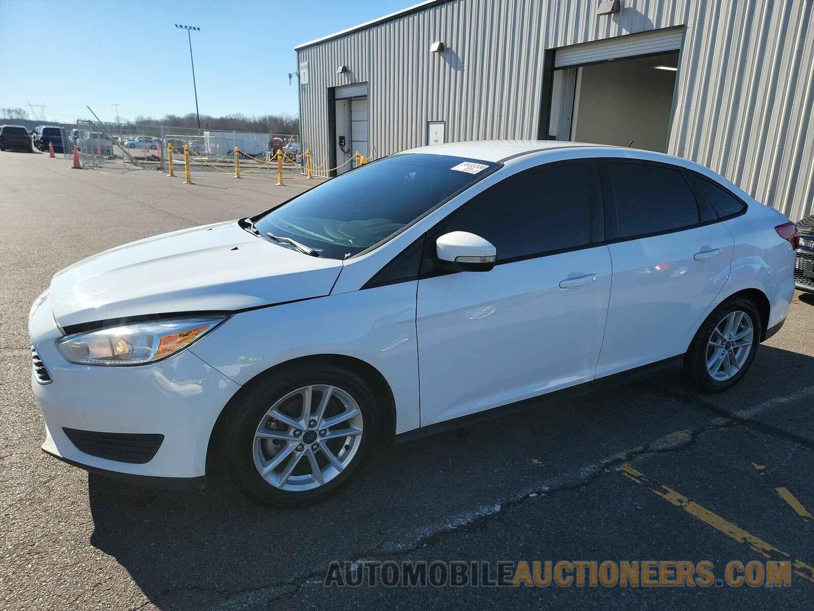 1FADP3F20HL300161 Ford Focus SE 2017