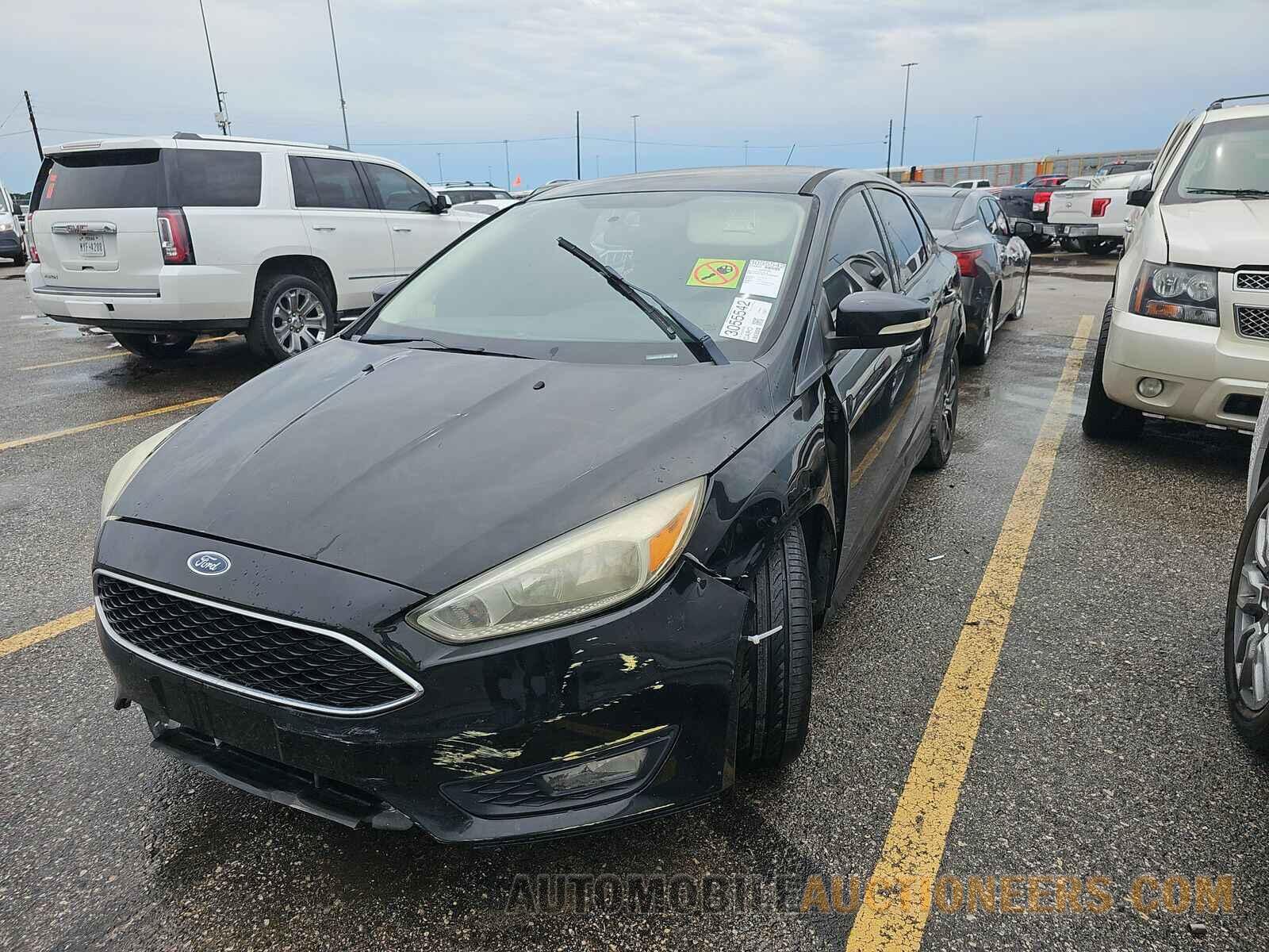 1FADP3F21FL323560 Ford Focus SE 2015