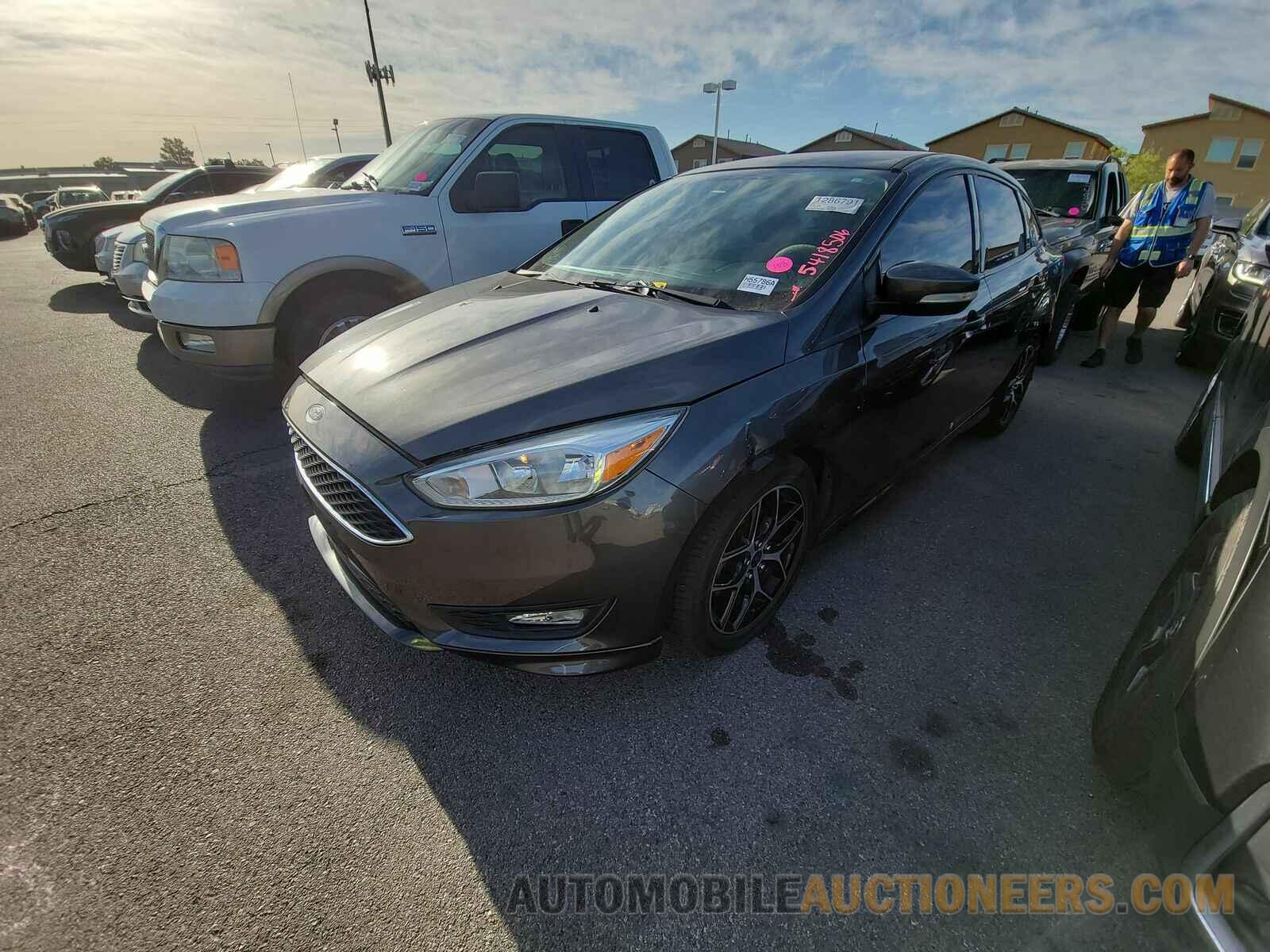 1FADP3F22GL405699 Ford Focus SE 2016