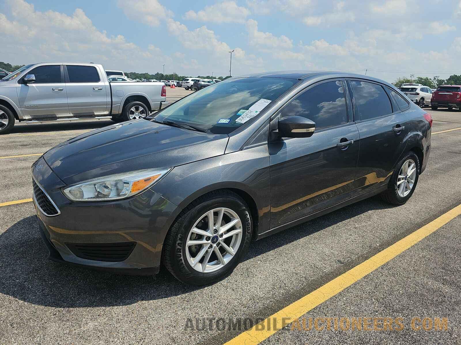 1FADP3F22HL210252 Ford Focus SE 2017