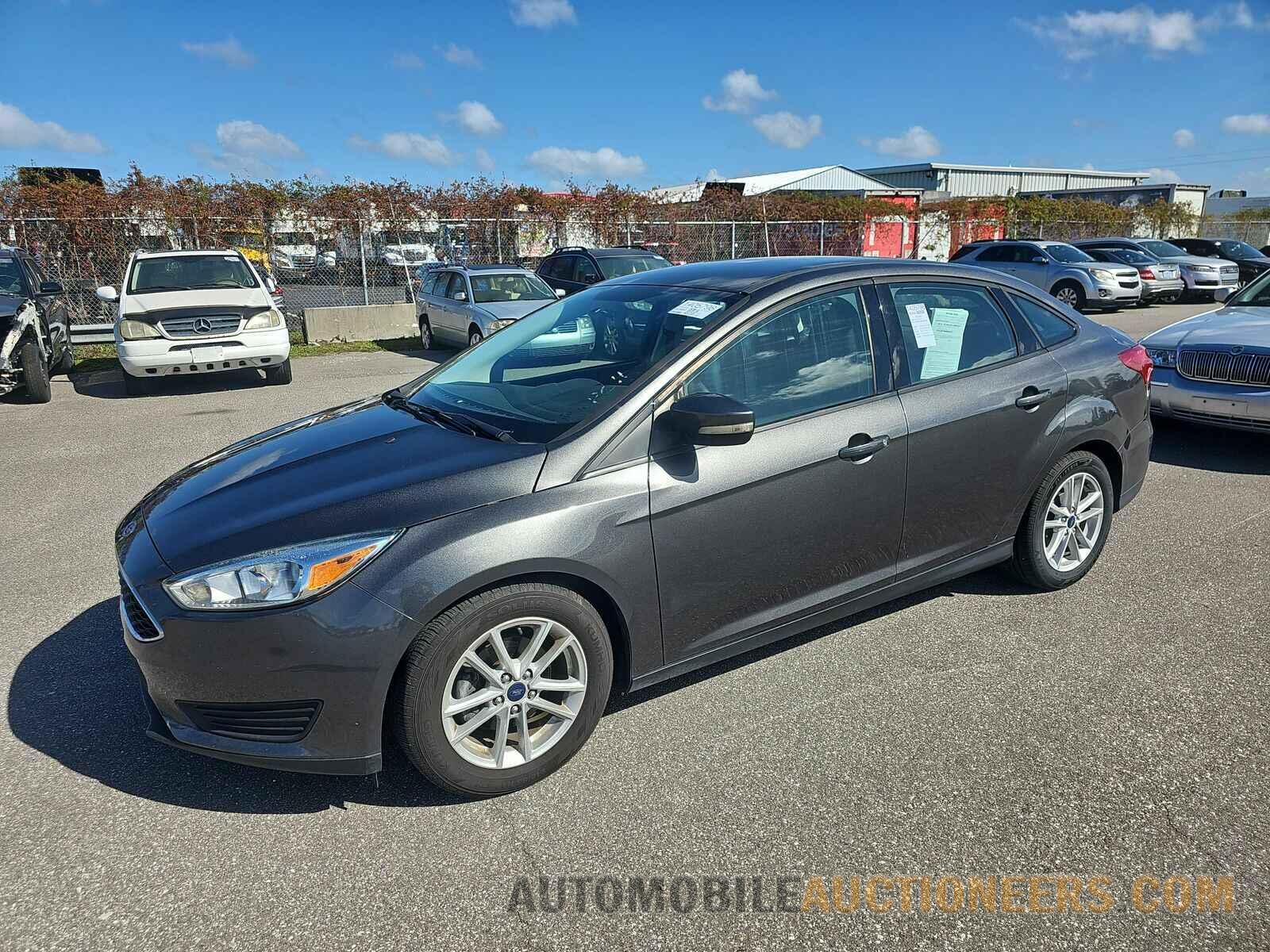 1FADP3F23FL345706 Ford Focus SE 2015