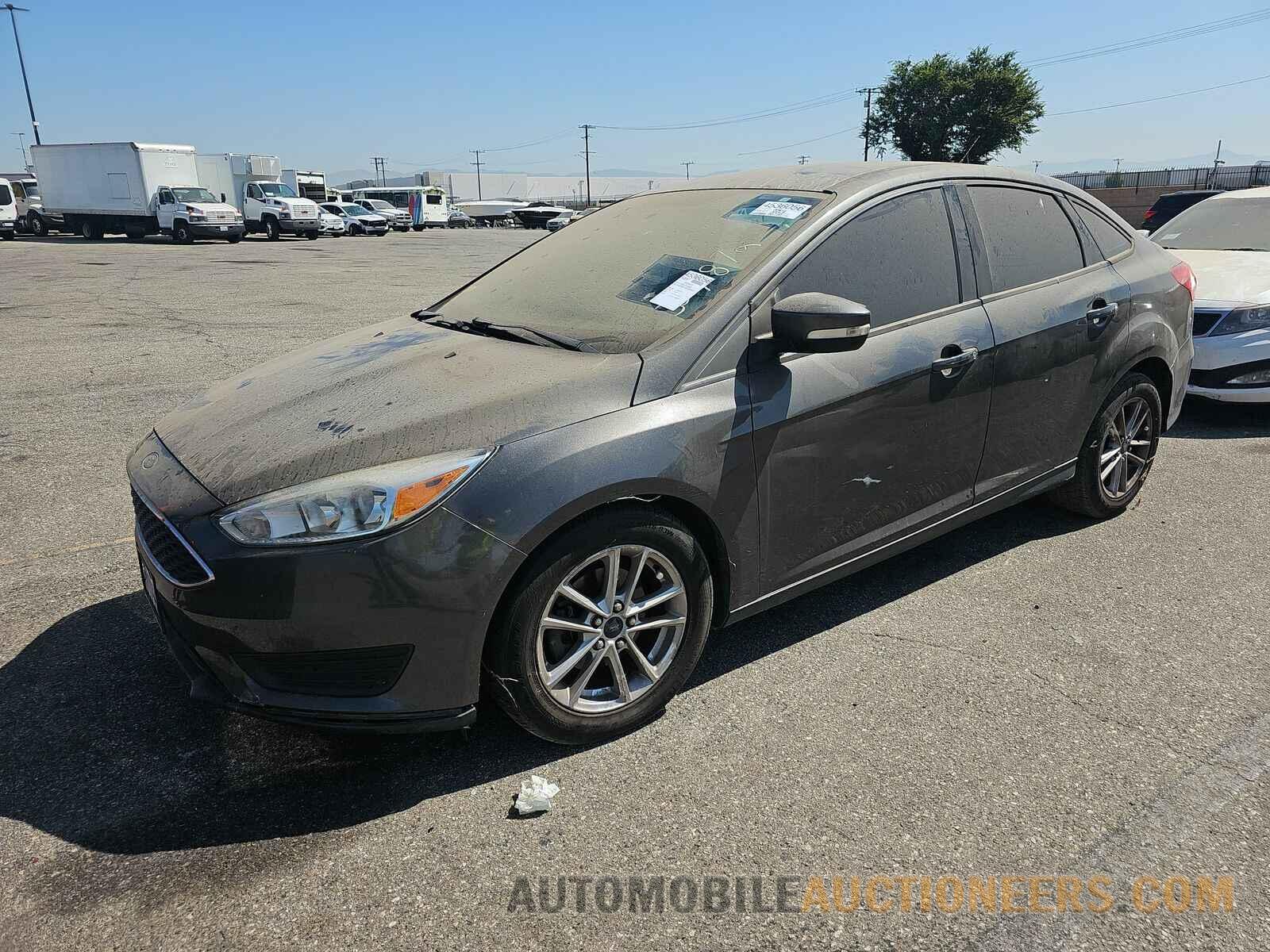 1FADP3F23FL357872 Ford Focus SE 2015