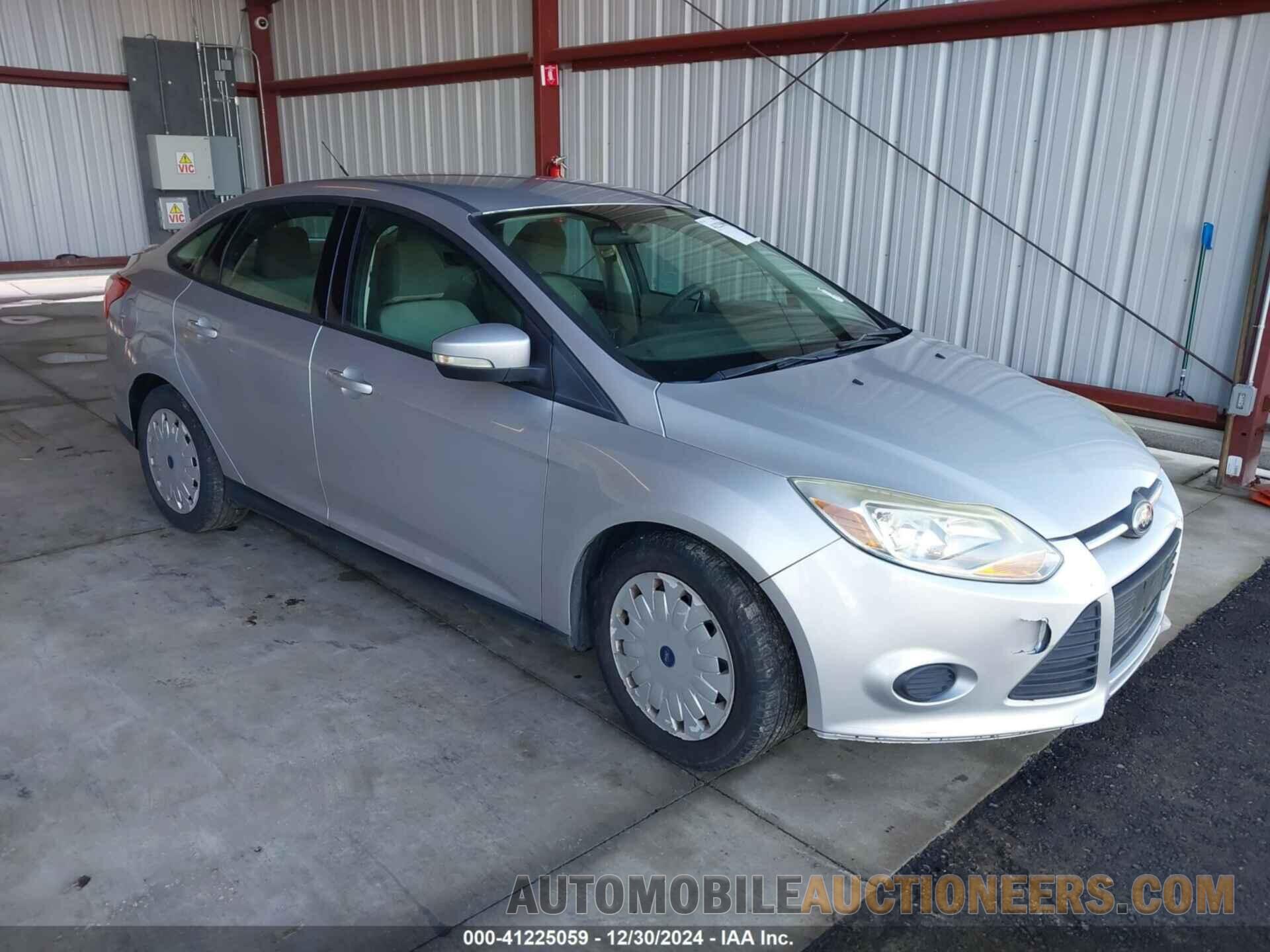 1FADP3F24DL227273 FORD FOCUS 2013