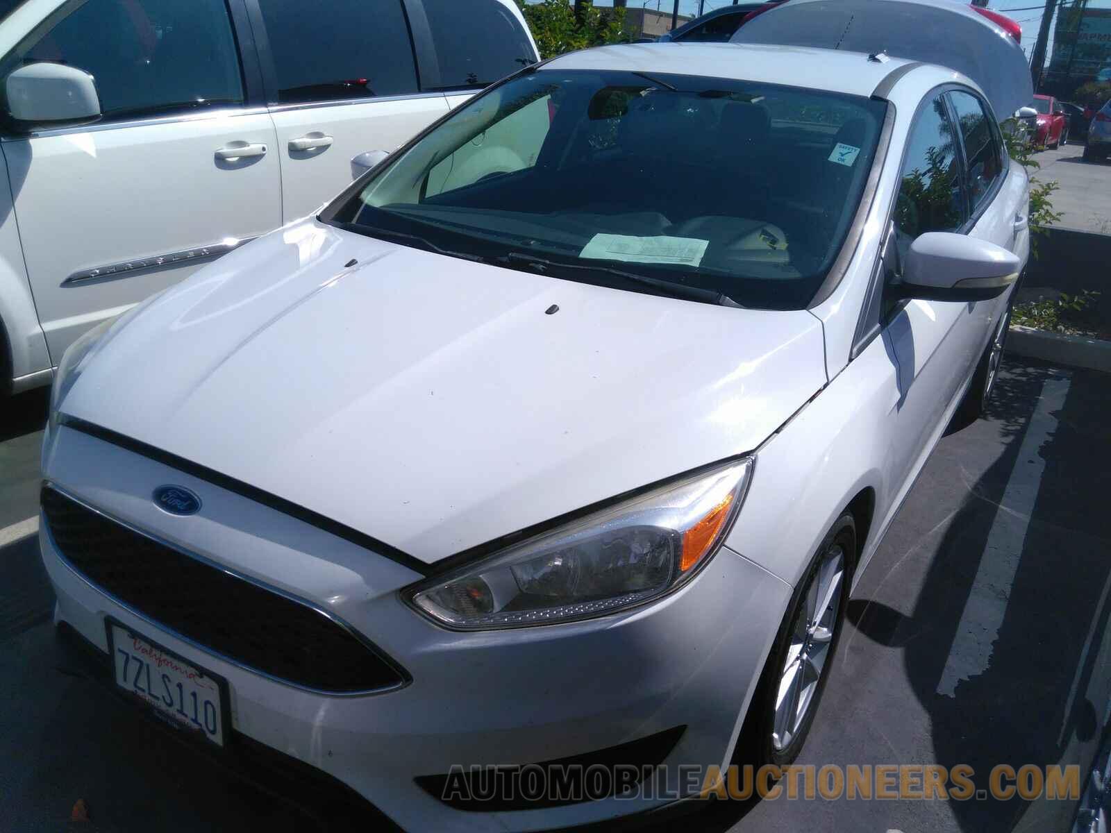 1FADP3F24HL300194 Ford Focus SE 2017