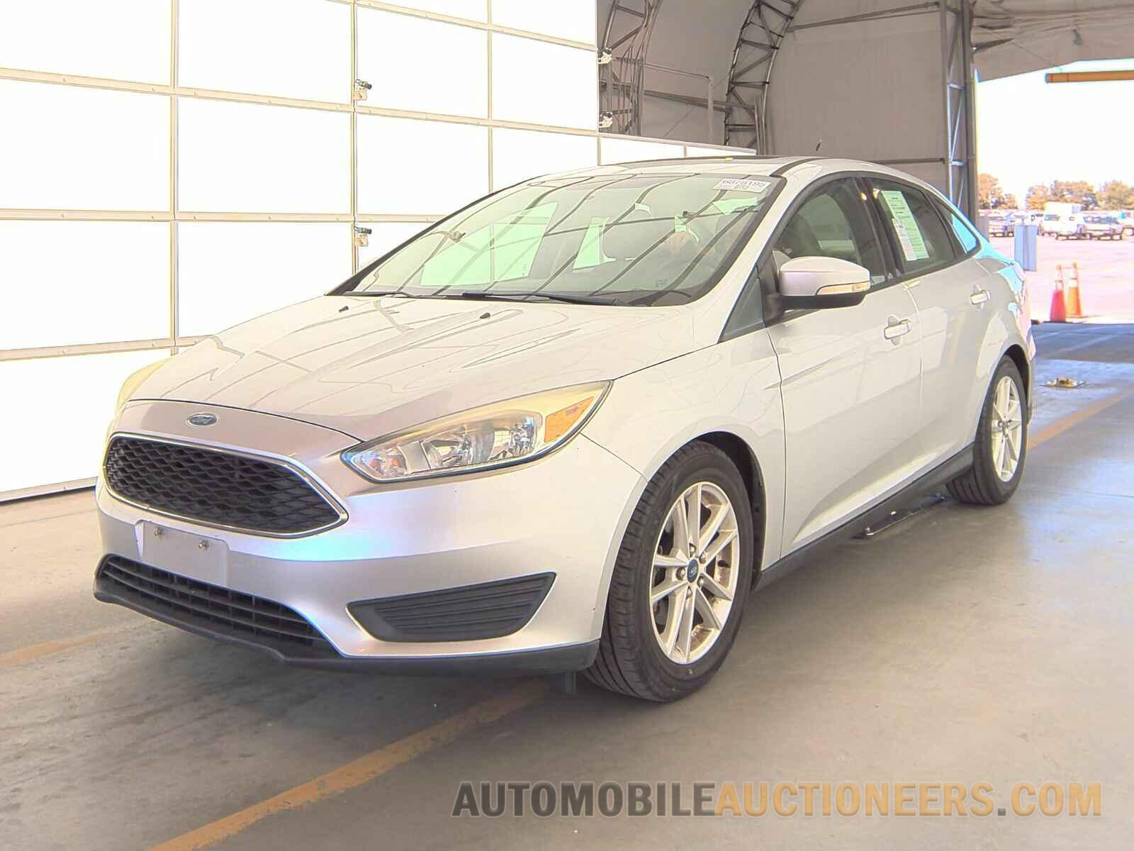 1FADP3F25FL243811 Ford Focus SE 2015