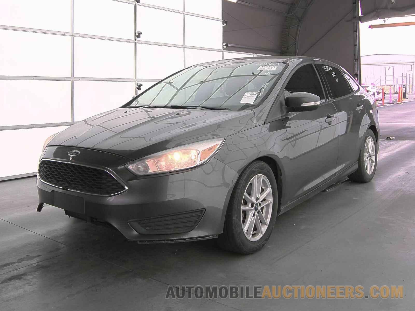 1FADP3F25GL284943 Ford Focus SE 2016