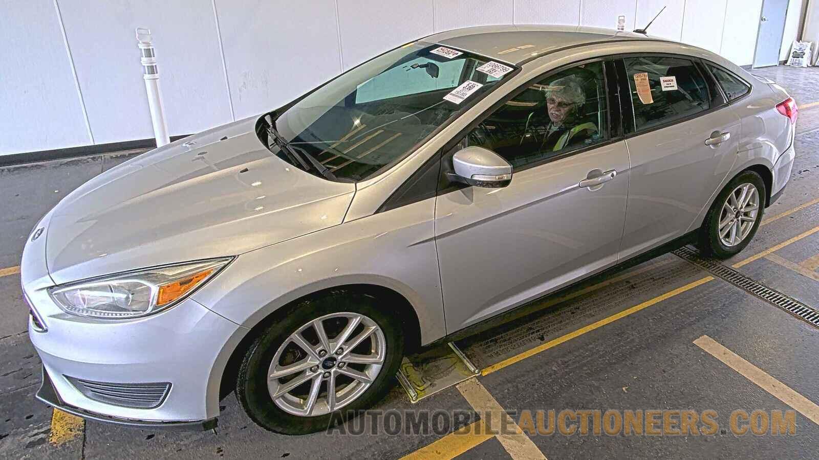 1FADP3F25HL306957 Ford Focus SE 2017