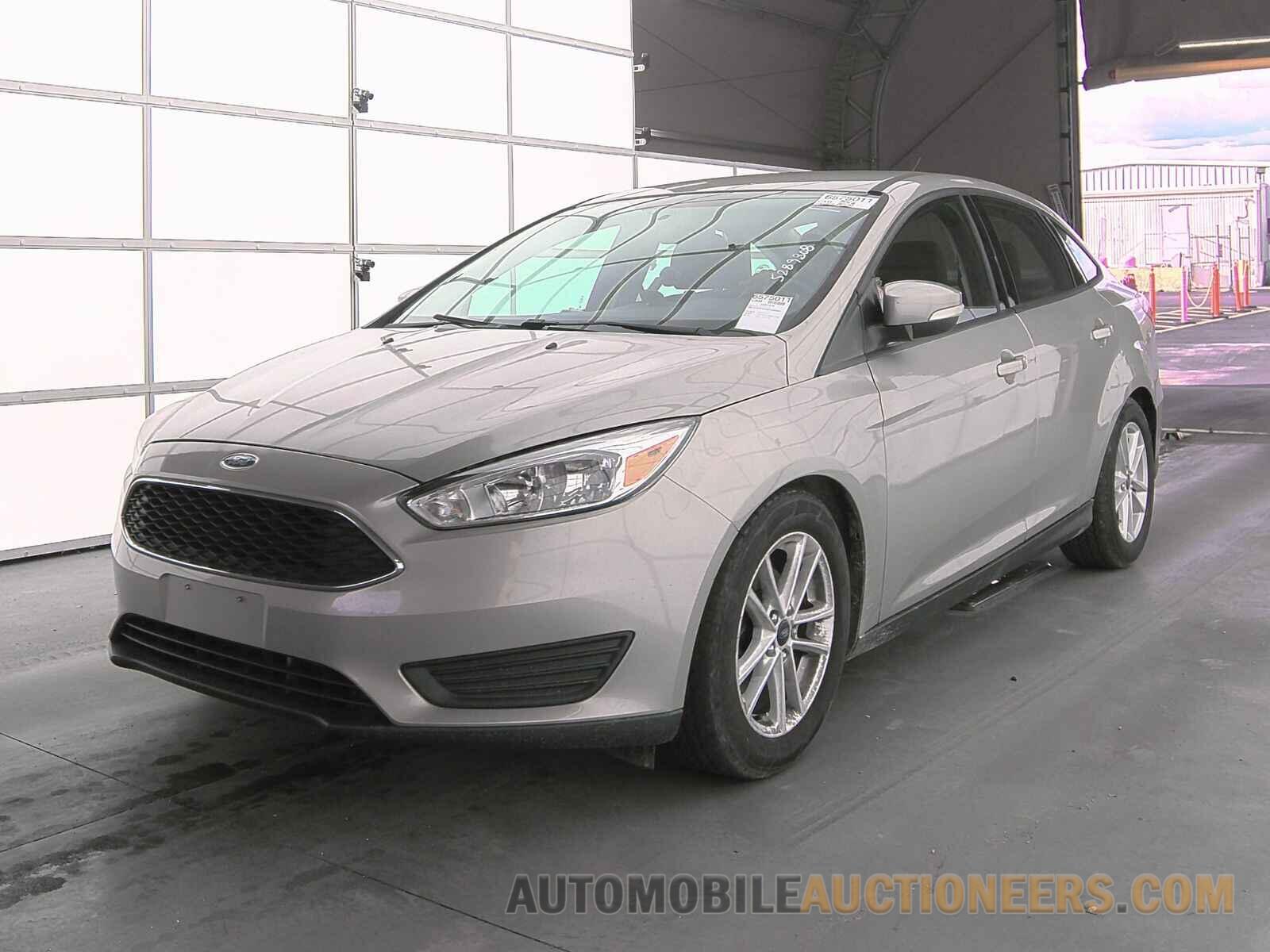 1FADP3F26FL243431 Ford Focus SE 2015