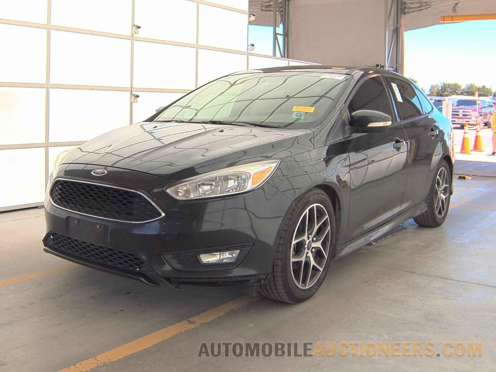 1FADP3F26FL293357 Ford Focus SE 2015