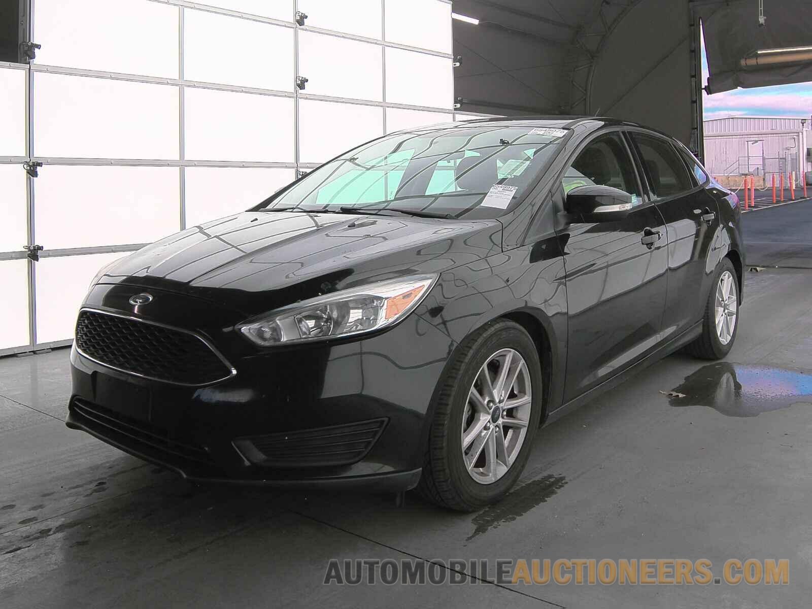 1FADP3F27FL325863 Ford Focus SE 2015